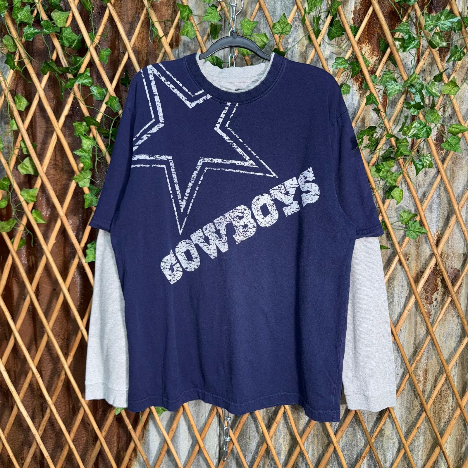 NFL Vintage Y2K Dallas Cowboys NFL double layer thermal T-shirt Size US XL / EU 56 / 4 - 1 Thumbnail