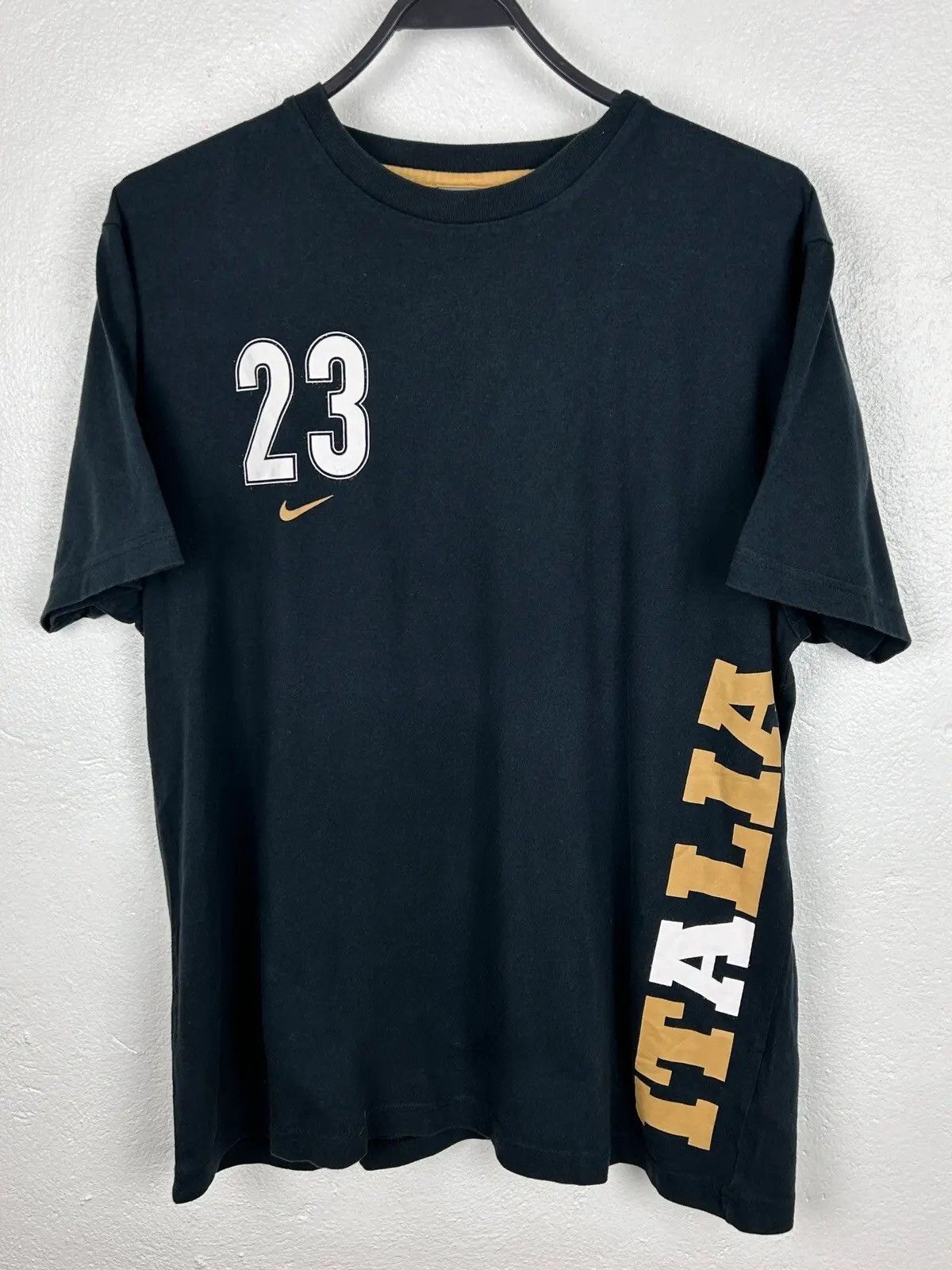 Nike 00s Vintage Nike Italy #23 Marco Materazzi Soccer T-Shirt Size US L / EU 52-54 / 3 - 1 Thumbnail