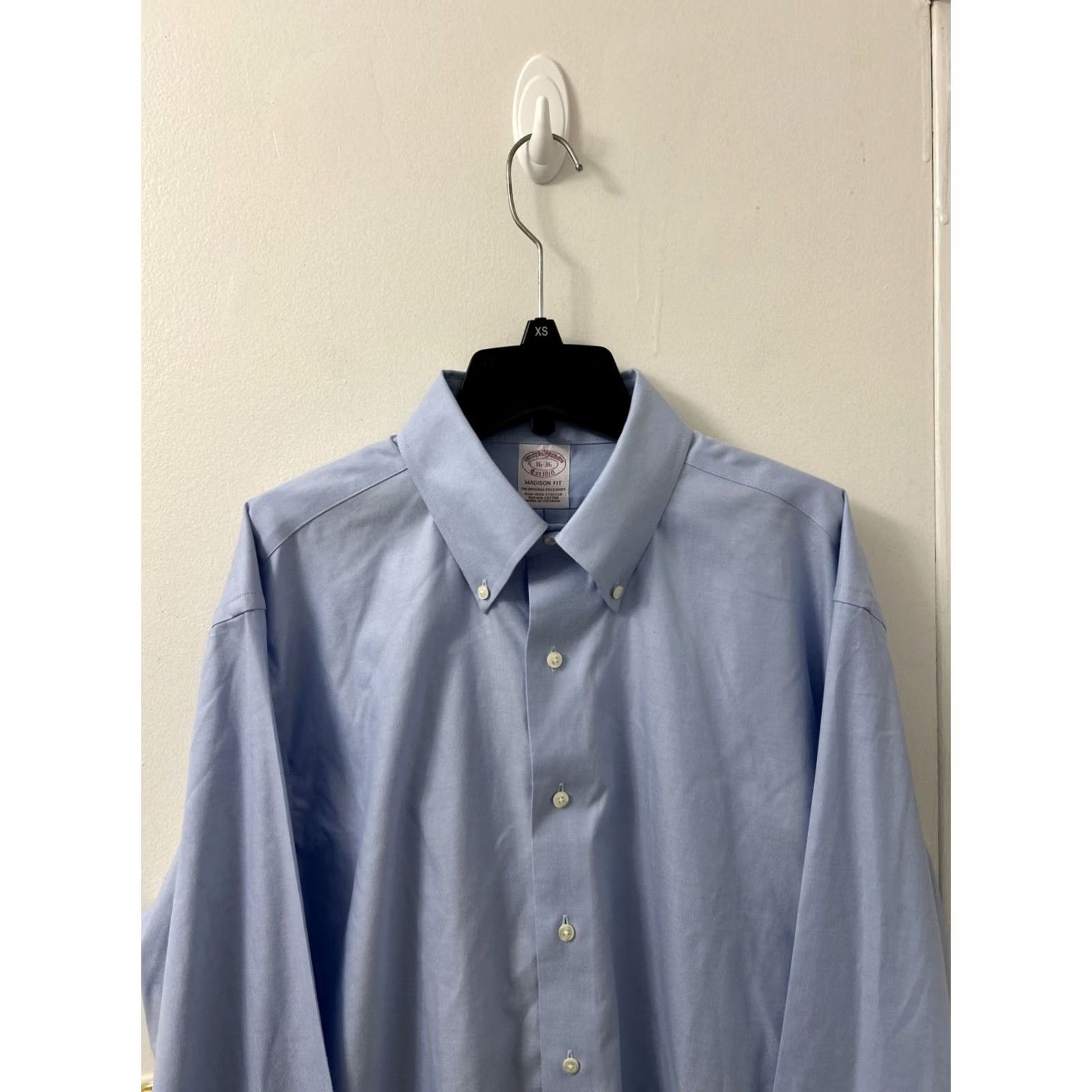 Brooks Brothers Brooks Brothers Original Polo Shirt Mens Size 16 Madison Fit Supima Button Up L/S Blue Dress Shirt Regular Size 16 Mens Size US L / EU 52-54 / 3 - 2 Thumbnail