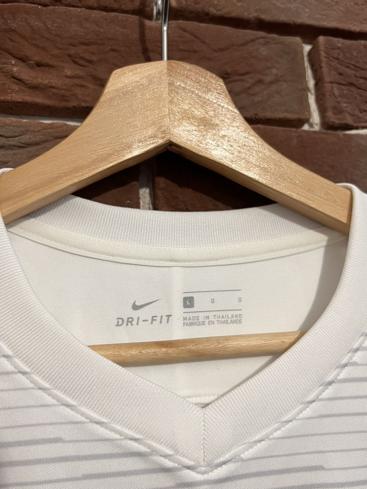 Nike Rare Nike Fc Augsburg Germany Bundesleageue Football Jersey Size US L / EU 52-54 / 3 - 8 Thumbnail