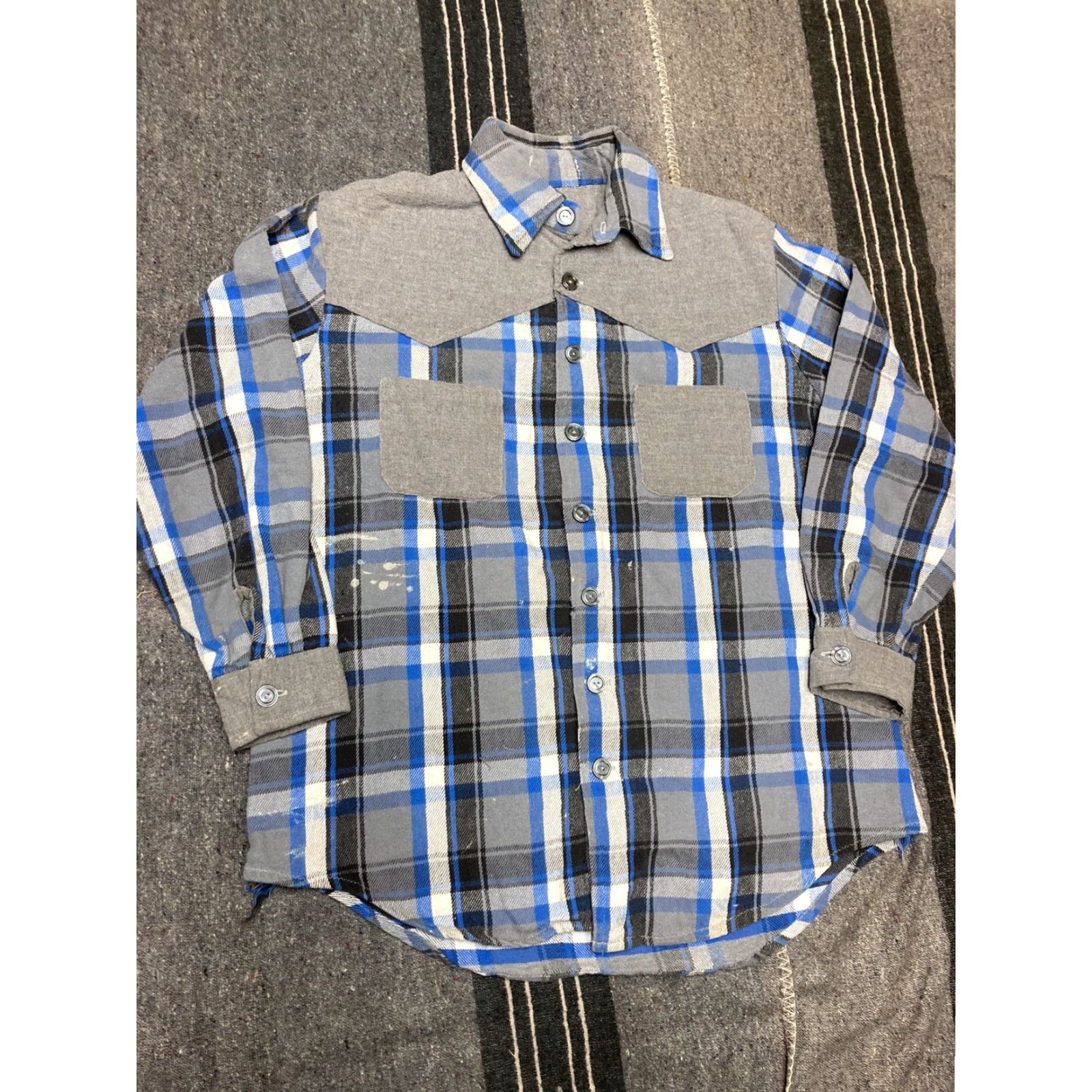 Vintage Vintage 60s heavy flannel button shirt 100% cotton 1960s checkered stripe XL Gray Mens Shirt Long Sleeve Button-Up 60s Vintage 100% Cotton Flannel Size US XL / EU 56 / 4 - 2 Thumbnail
