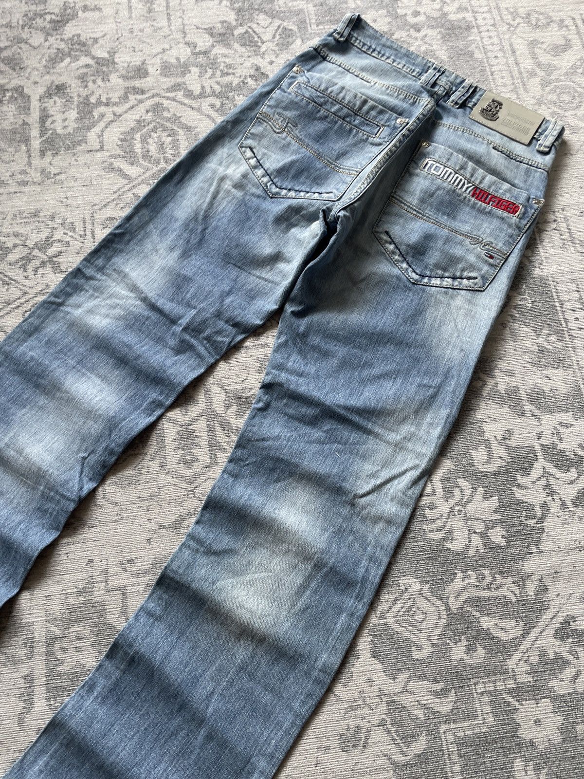 Vintage Vintage Flared Faded Jeans Tommy Hilfiger Big Logo Washed Size US 32 / EU 48 - 3 Thumbnail
