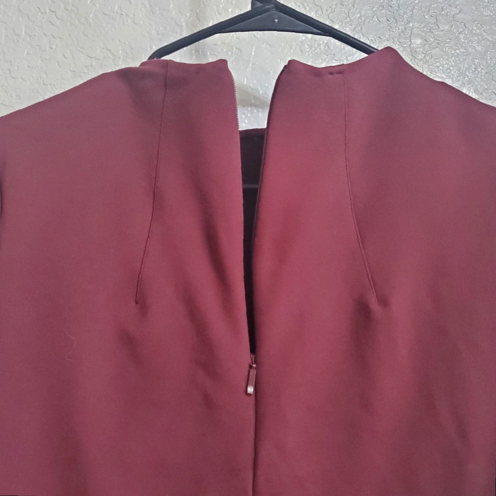 Spanx Spanx The Perfect Funnel Top Women S Chianti Red Short Sleeve Stretch Back Zip Size S / US 4 / IT 40 - 6 Thumbnail