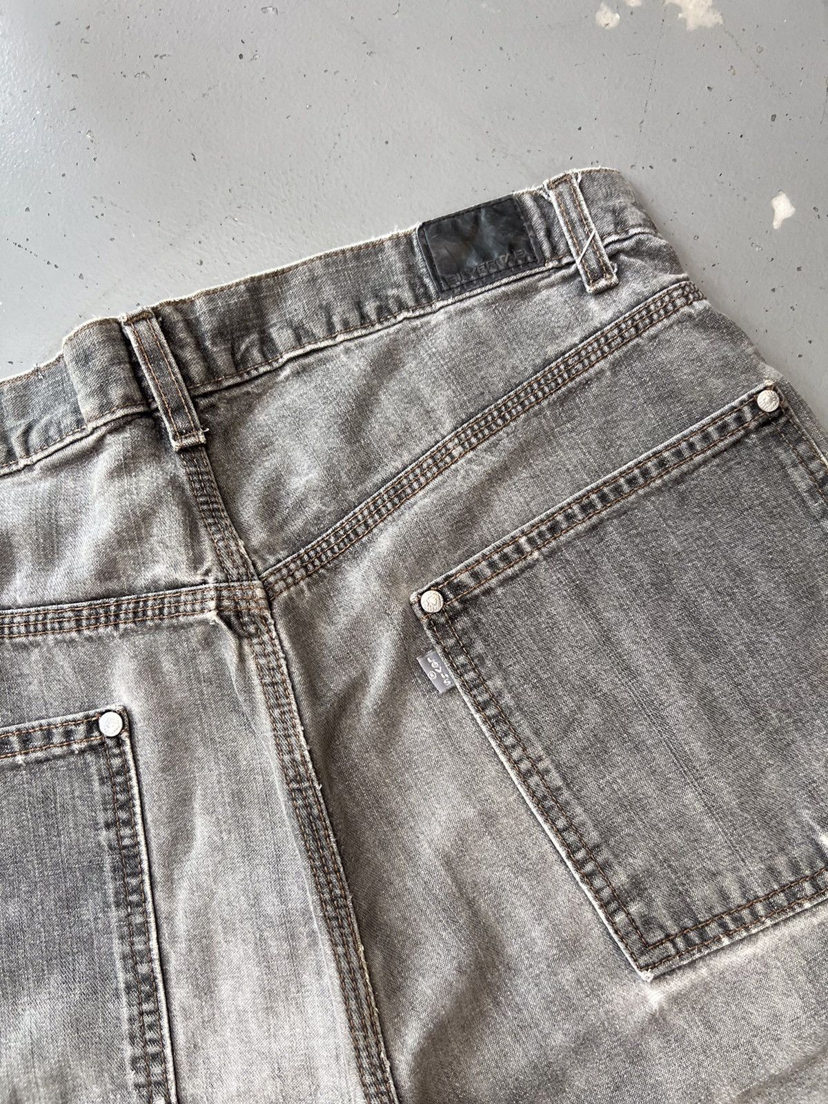 Levi's × Vintage Vintage Levi’s silvertab loose fit denim jort Size US 36 / EU 52 - 7 Thumbnail