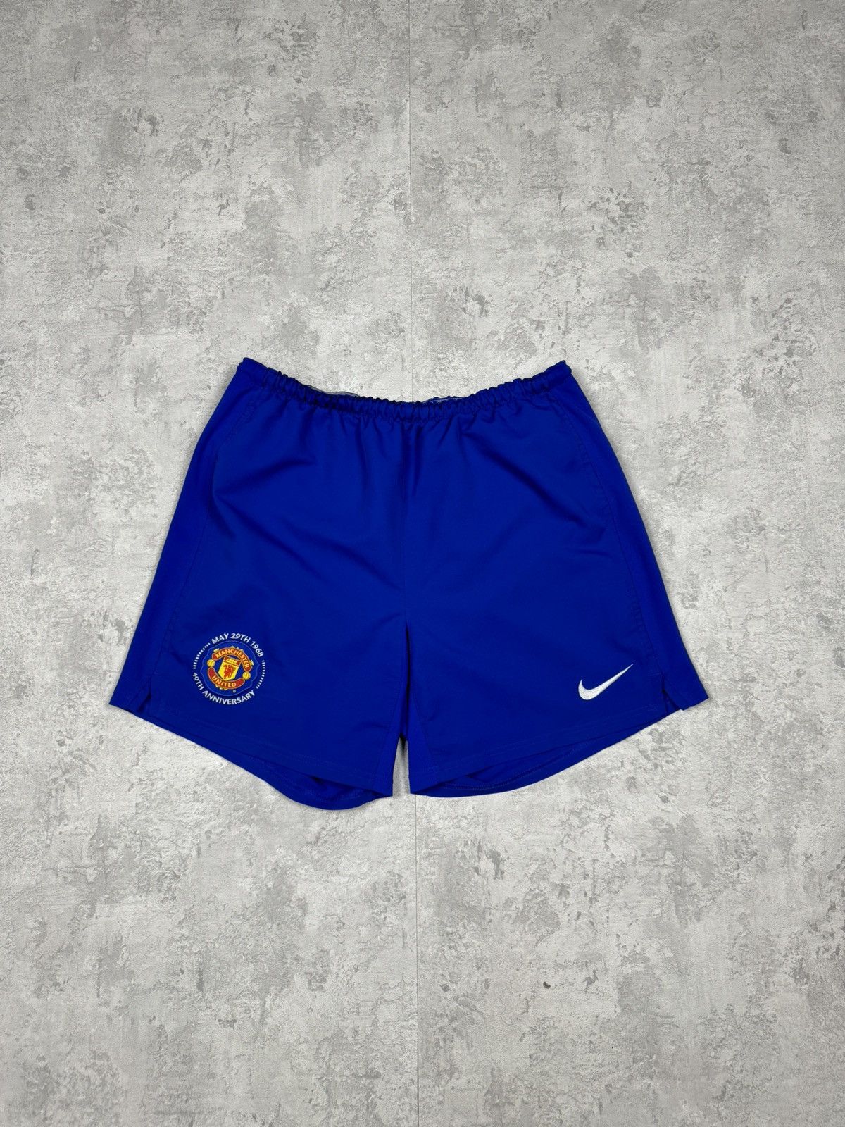 Nike Vintage Nike Manchester United Shorts Size L Size US 34 / EU 50 - 1 Thumbnail