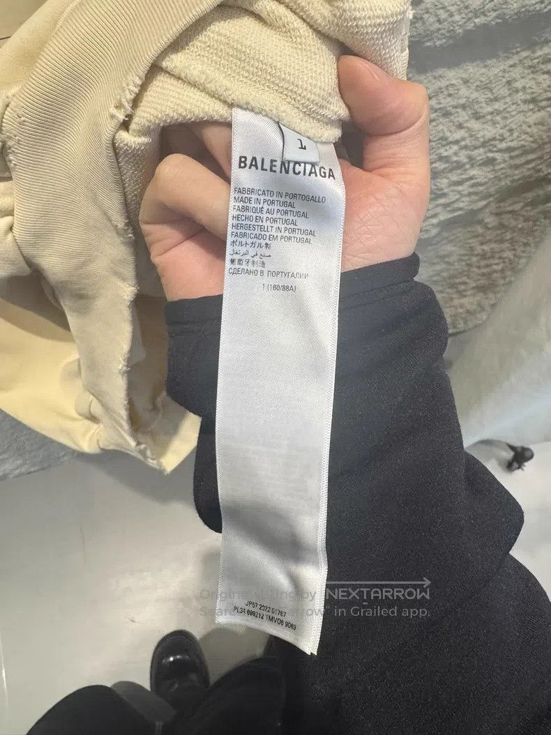 Balenciaga Balenciaga Distressed Letter Logo Pattern Printed Crew Nec Size US S / EU 44-46 / 1 - 4 Thumbnail