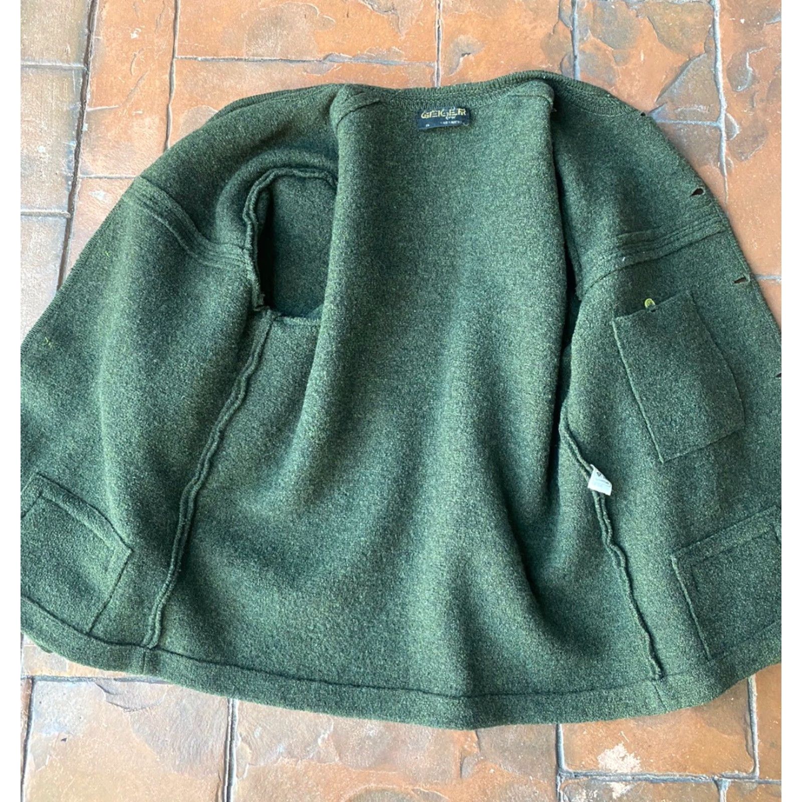 Vintage VINTAGE Geiger Cardigan Sweater Jacket Large Wool Forest Green Geiger Tyrol Austria 90s 80s Womens Knit Button Wool Size L / US 10 / IT 46 - 4 Thumbnail