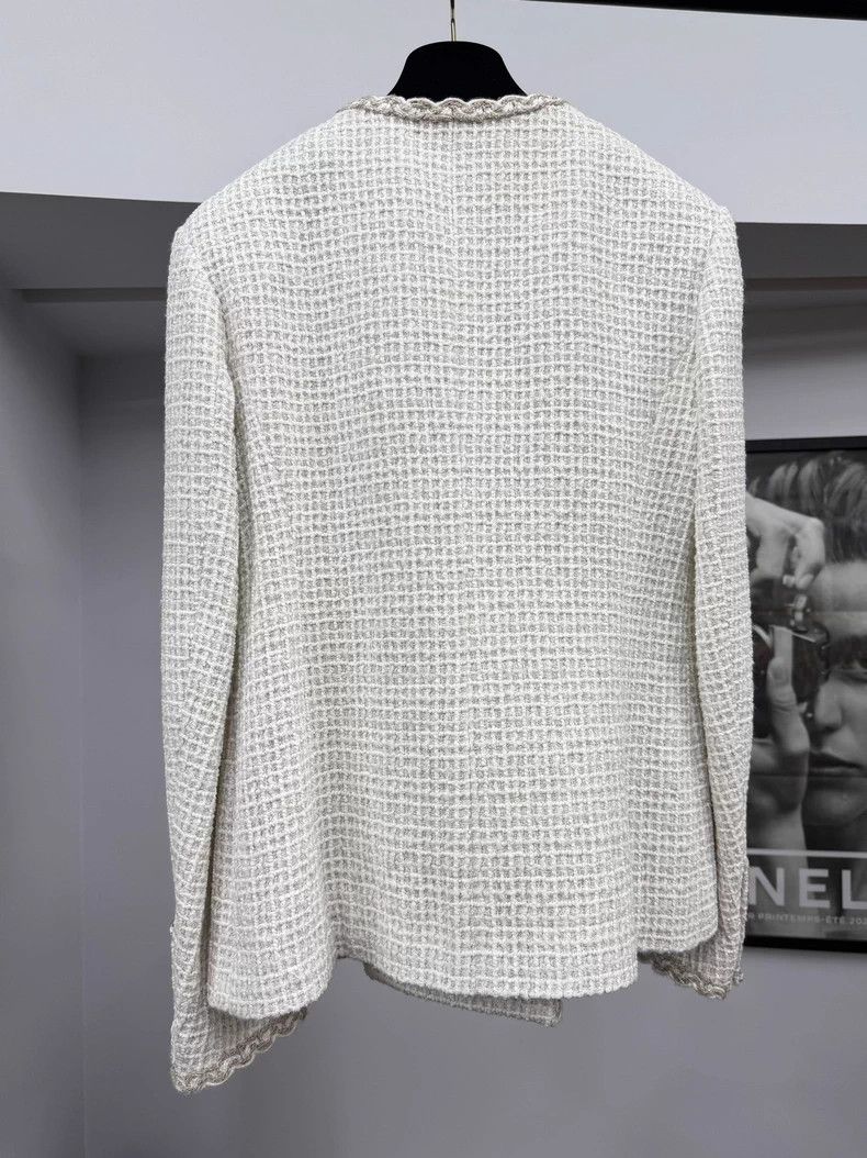 Chanel Chanel 25C white rolled tweed four-pocket double-breasted Size XS / US 0-2 / IT 36-38 - 3 Thumbnail
