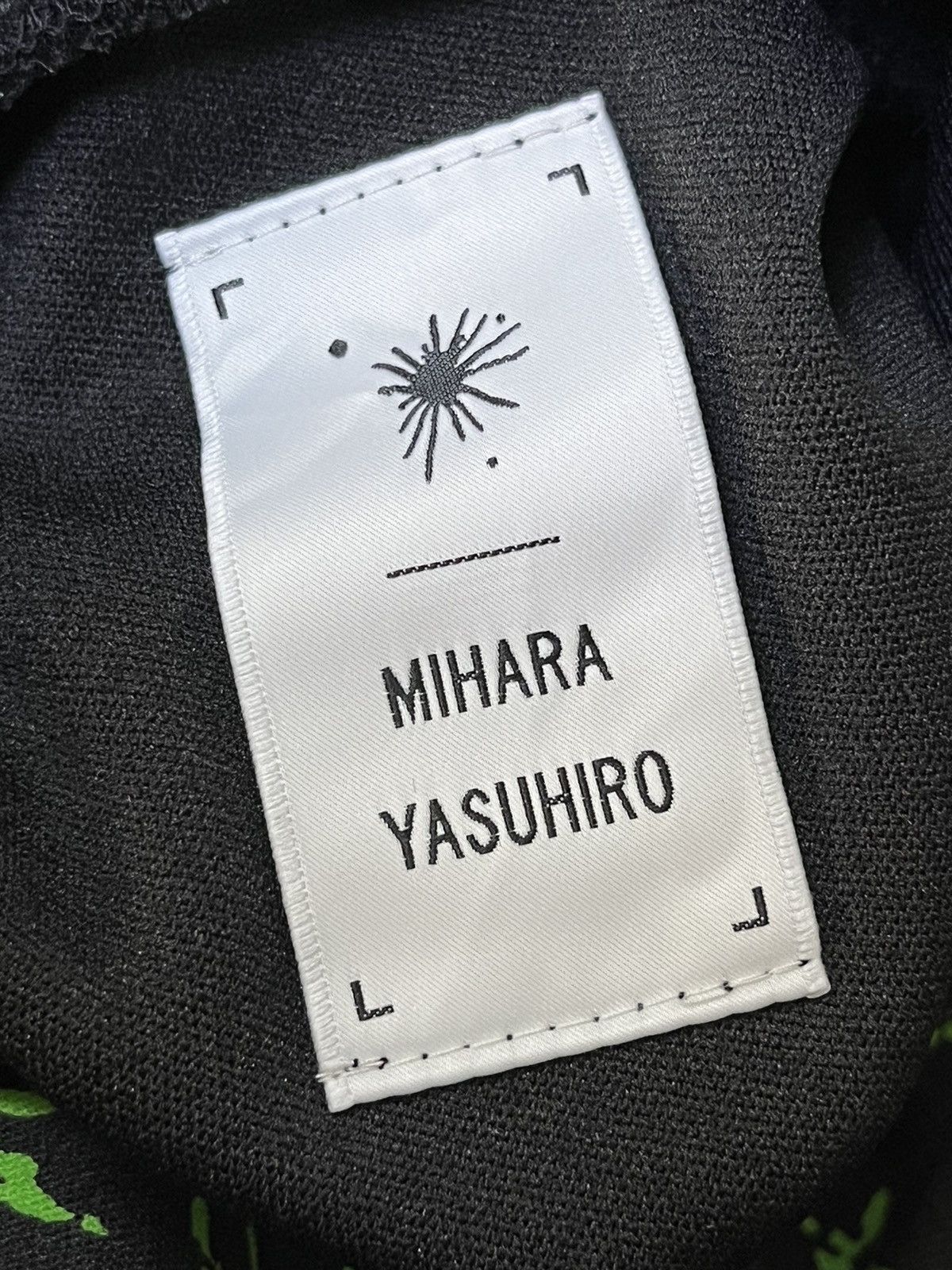 Maison MIHARA YASUHIRO MIHARA YASUHIRO ABSTRACT FLORAL HIGH NECK SLEEVELESS SHIRT Size US S / EU 44-46 / 1 - 10 Thumbnail
