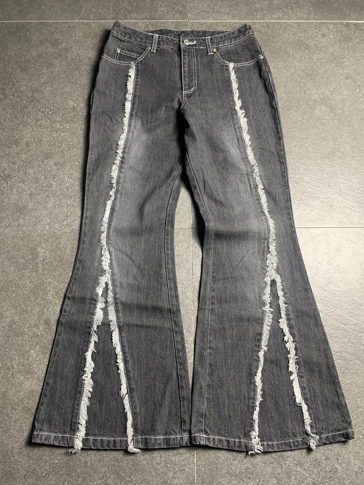 Japanese Brand 2000s Japanese Brand Frayed-seam Super Flared Jeans Size US 28 / EU 44 - 2 Thumbnail