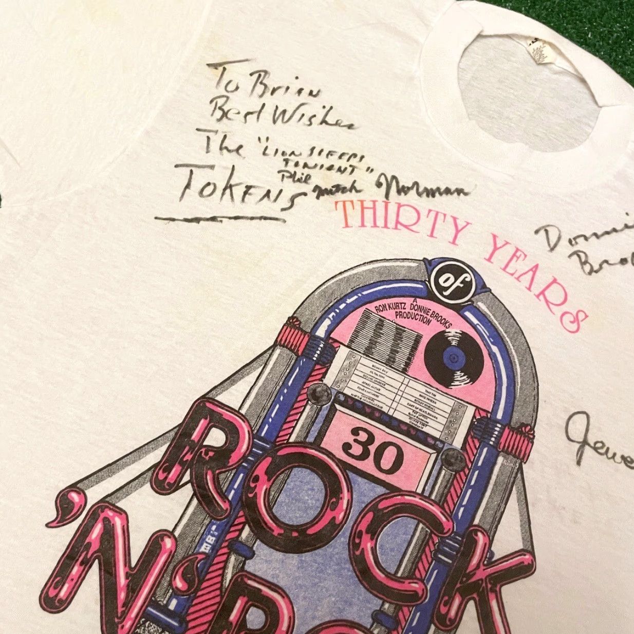 Vintage VINTAGE 80s 90s Thirty Years Of Rock N Roll Autograph T-Shirt L White Mens Band Tee Size US L / EU 52-54 / 3 - 3 Thumbnail