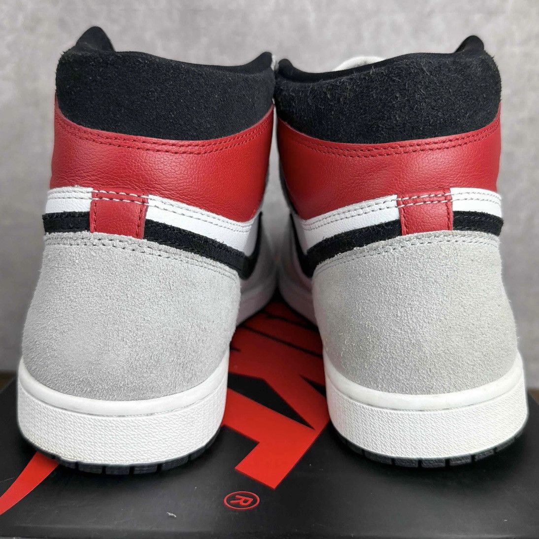 Jordan Brand Air Jordan 1 Retro High Light Smoke Grey Size 11 555088-126 Size US 11 / EU 44 - 6 Thumbnail