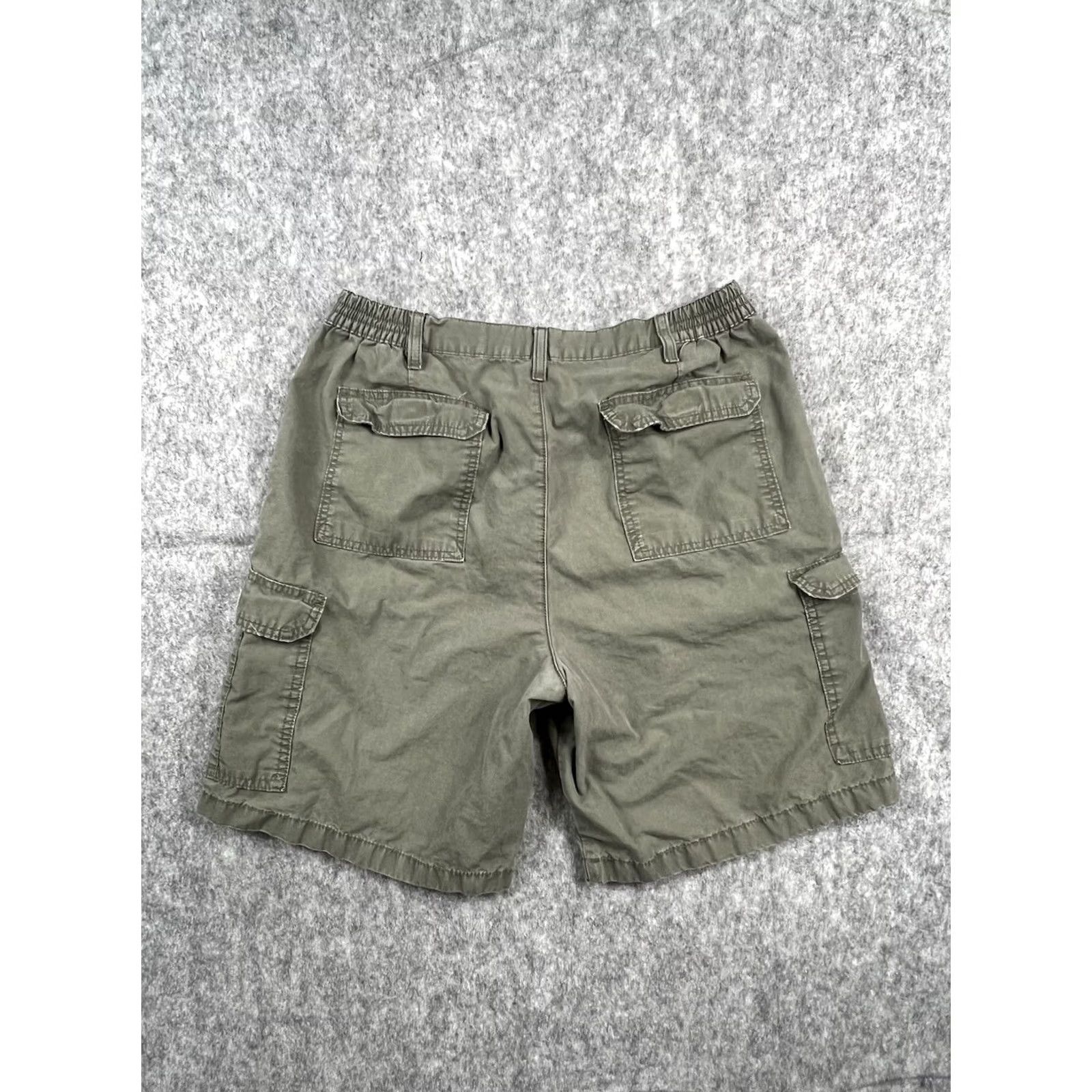 Wrangler VINTAGE Wrangler Authentic Issue Men Cargo Short Olive Green Outdoors/User 36 Inseam 11 Pockets Cargo Mens Size US 36 / EU 52 - 2 Thumbnail