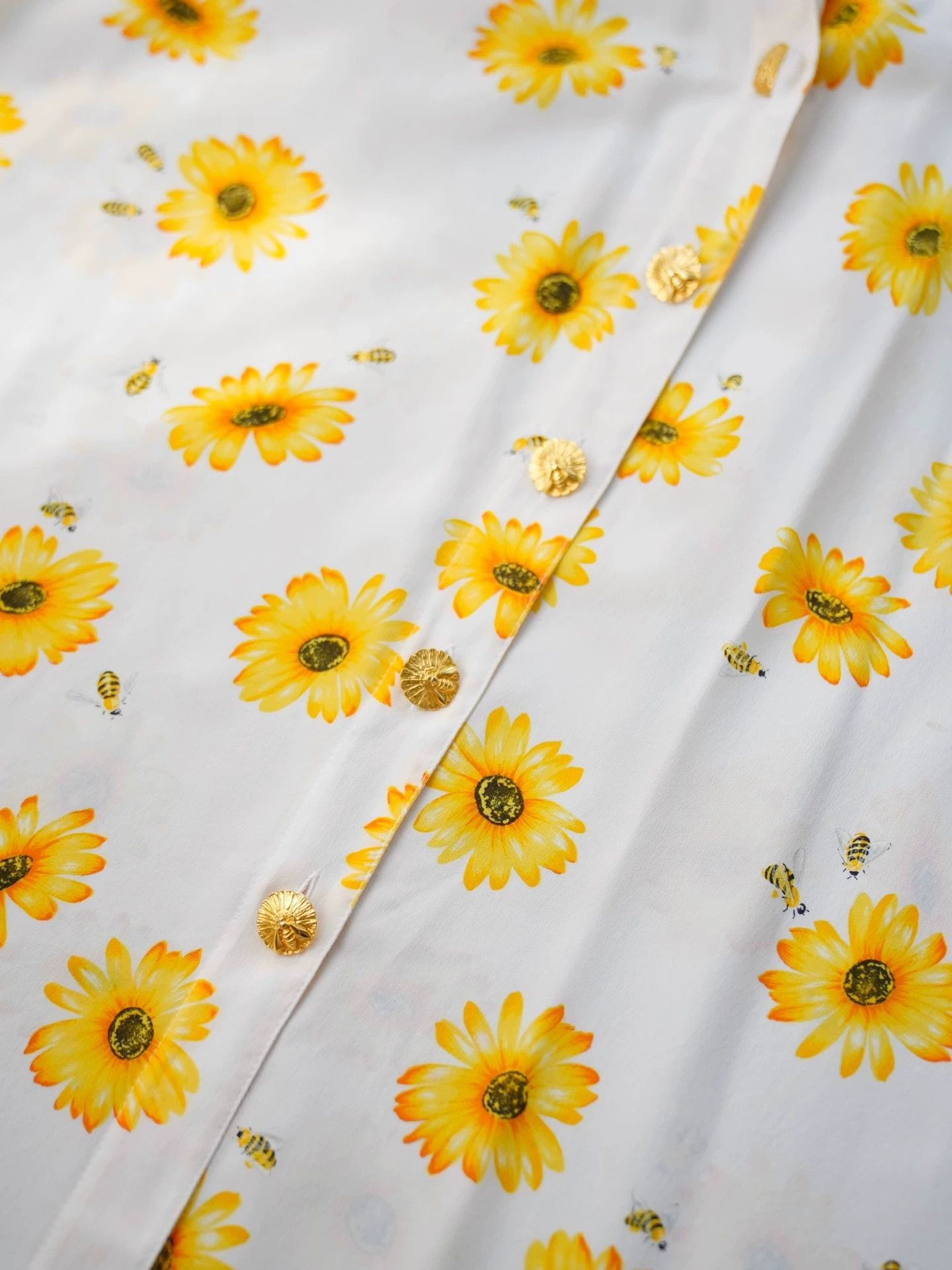 Escada ESCADA Vintage Yellow Daisy & Bee Oversized 38 Short Shirt Size XS / US 0-2 / IT 36-38 - 8 Thumbnail