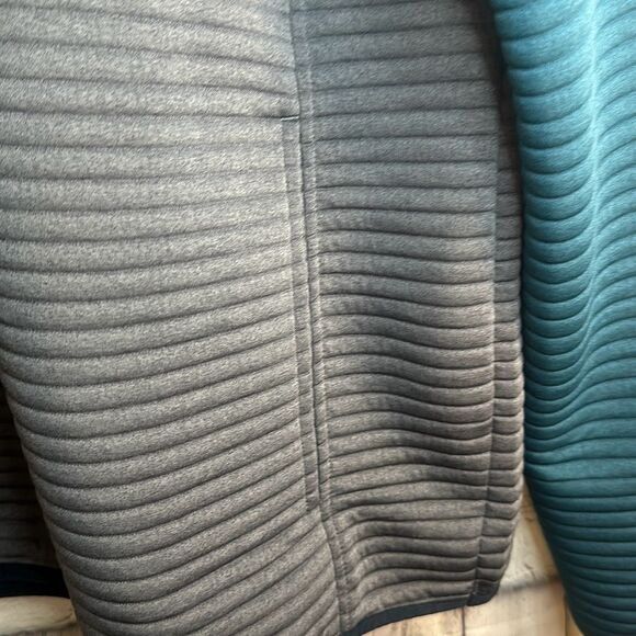L.L. Bean LL Bean Airlight Knit Pullover Snap Front Quilted Mens Size Size US L / EU 52-54 / 3 - 3 Thumbnail