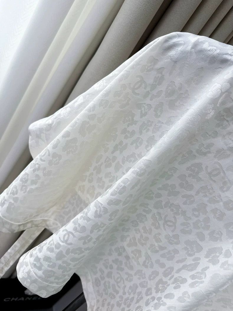 Chanel Chanel 23A White Silk Shawl Cardigan Size M / US 6-8 / IT 42-44 - 5 Thumbnail