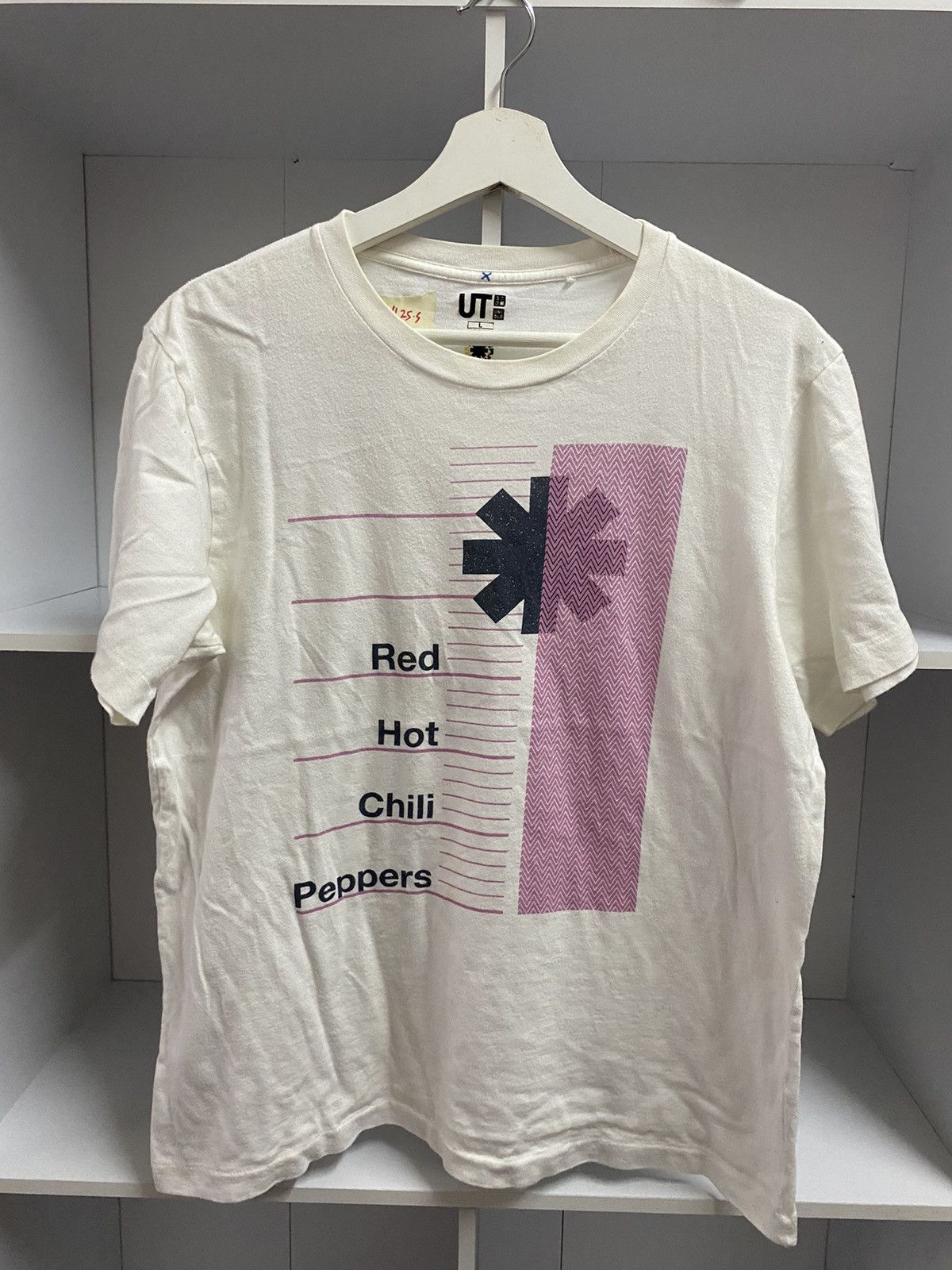 Band Tees × Uniqlo Uniqlo Band Red hot chlili pepers Size US L / EU 52-54 / 3 - 1 Thumbnail