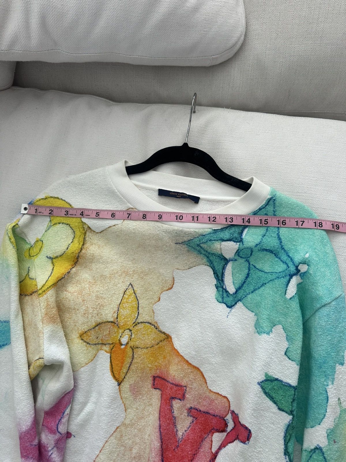 Louis Vuitton Louis Vuitton Watercolor Monogram Sweatshirt – Size L Size US L / EU 52-54 / 3 - 8 Thumbnail
