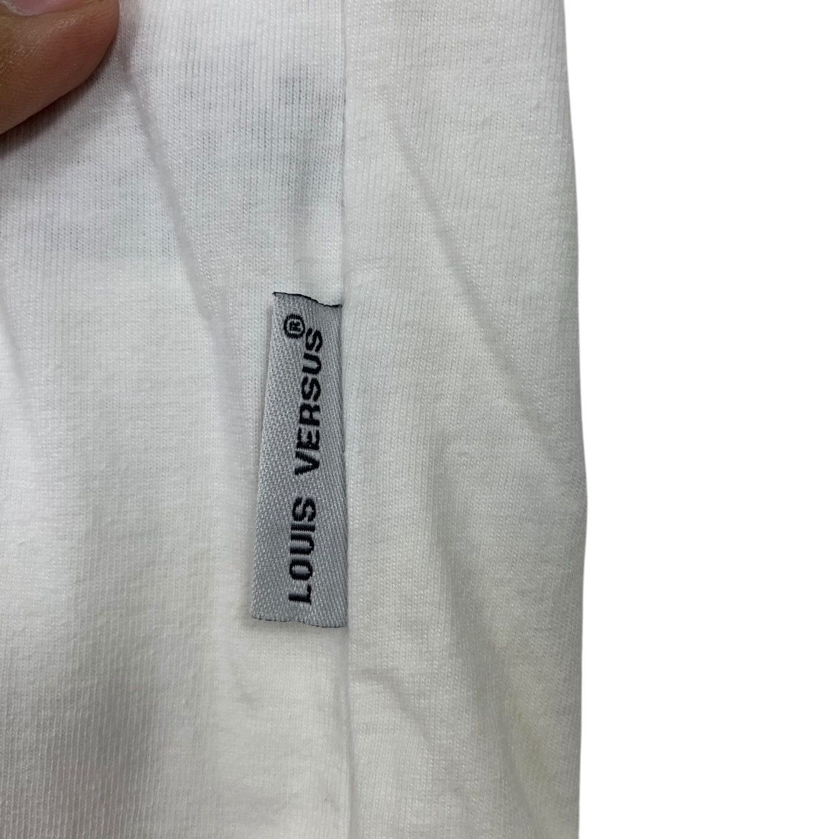 Vintage Vintage LOUIS VERSUS ITALY Embroidered Logo Baggy Tee Shirt Size M / US 6-8 / IT 42-44 - 6 Thumbnail