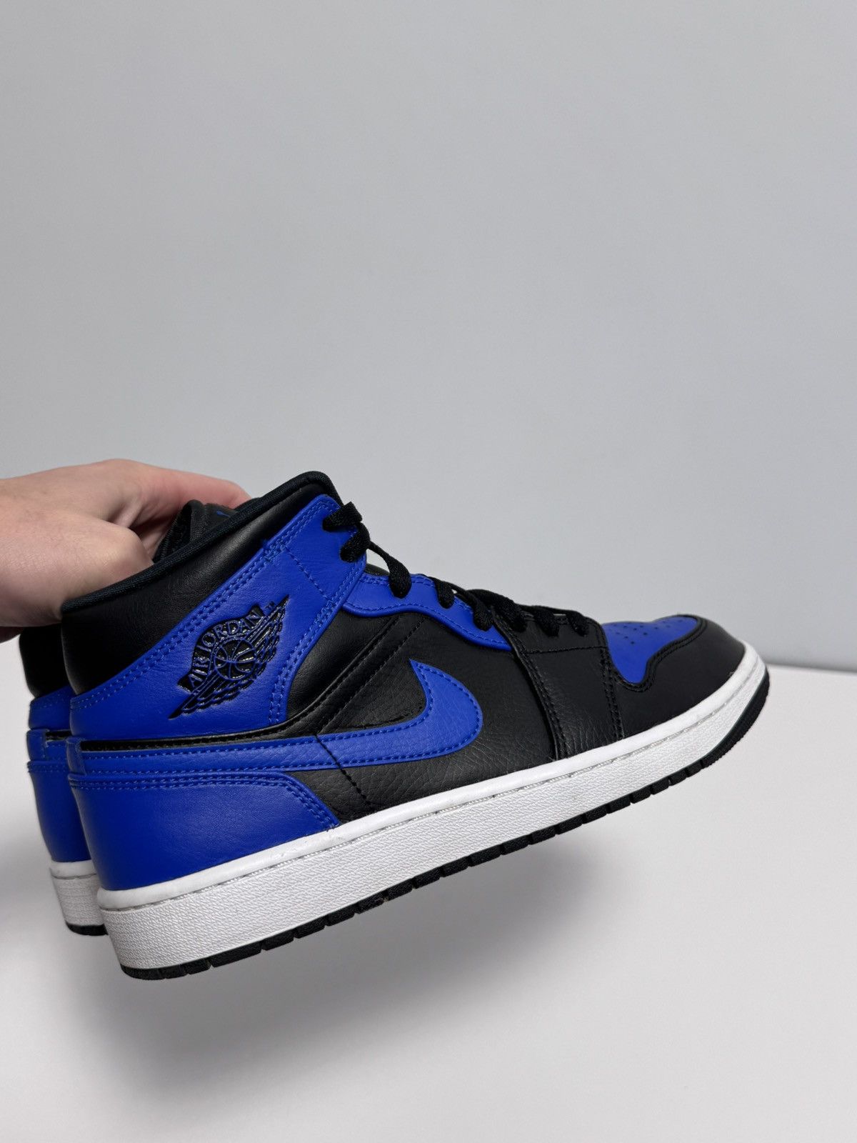 Jordan Brand Air Jordan 1 Mid Hyper Royal Size US 9 / EU 42 - 10 Thumbnail