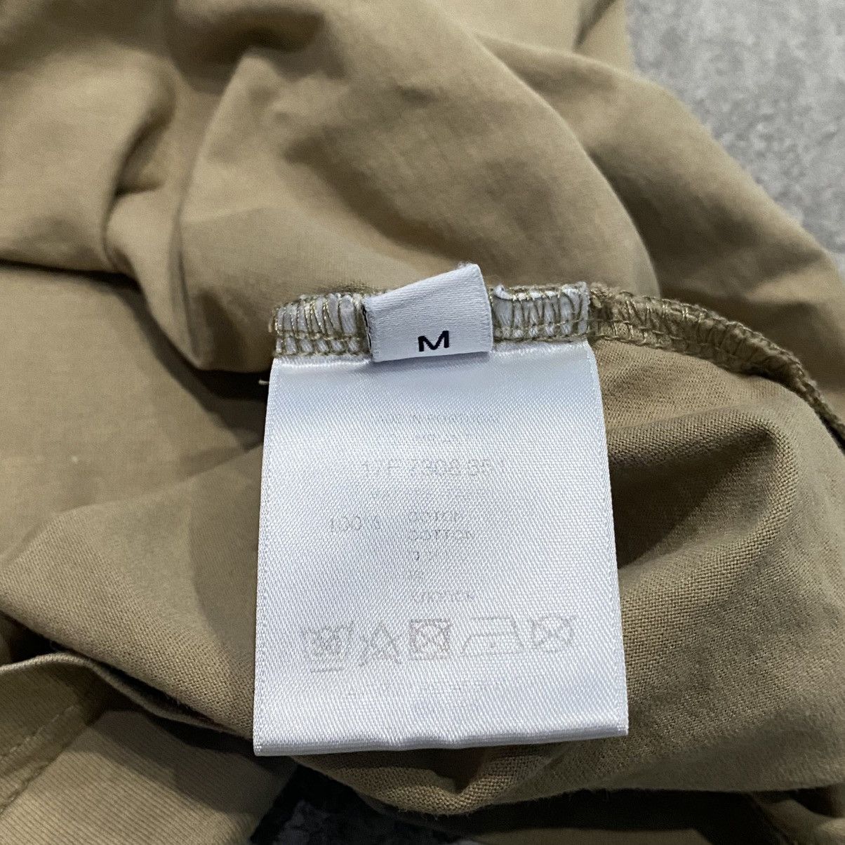 Givenchy Givenchy Real Eyes Realize Real Lies Size US M / EU 48-50 / 2 - 3 Thumbnail