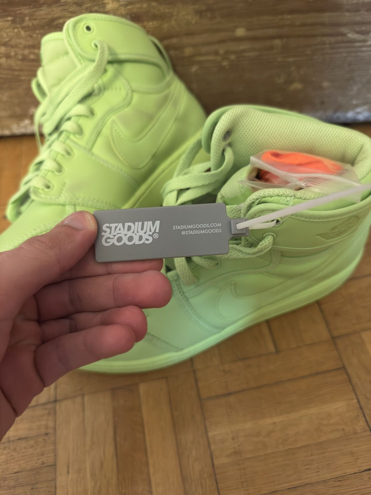 Nike Nike green jordans Size US 6.5 / EU 39-40 - 2 Thumbnail