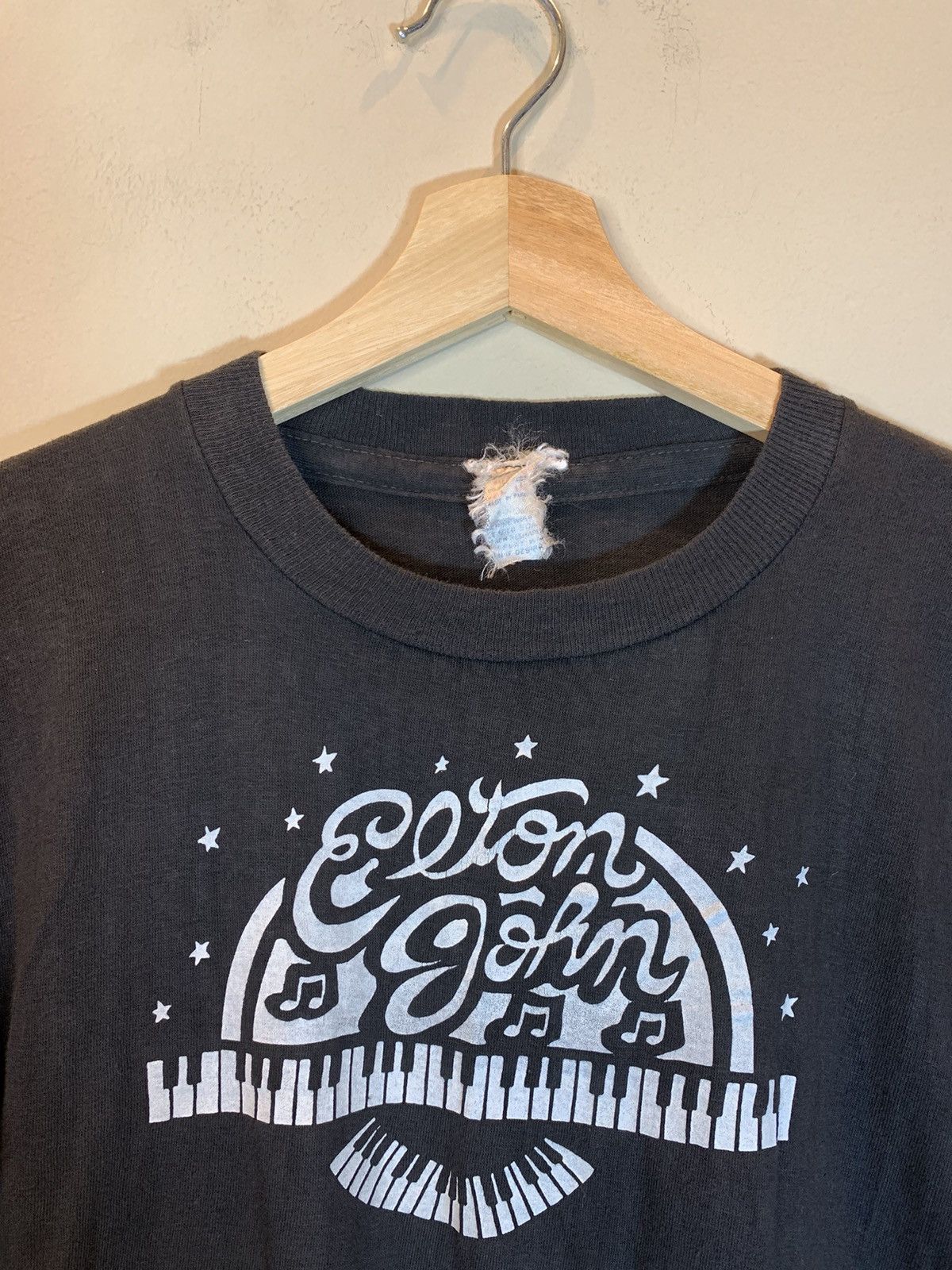 Band Tees × Vintage *RARE* Vintage 60’s / 70’s Elton John Single Stitch T-Shirt Size US L / EU 52-54 / 3 - 2 Thumbnail