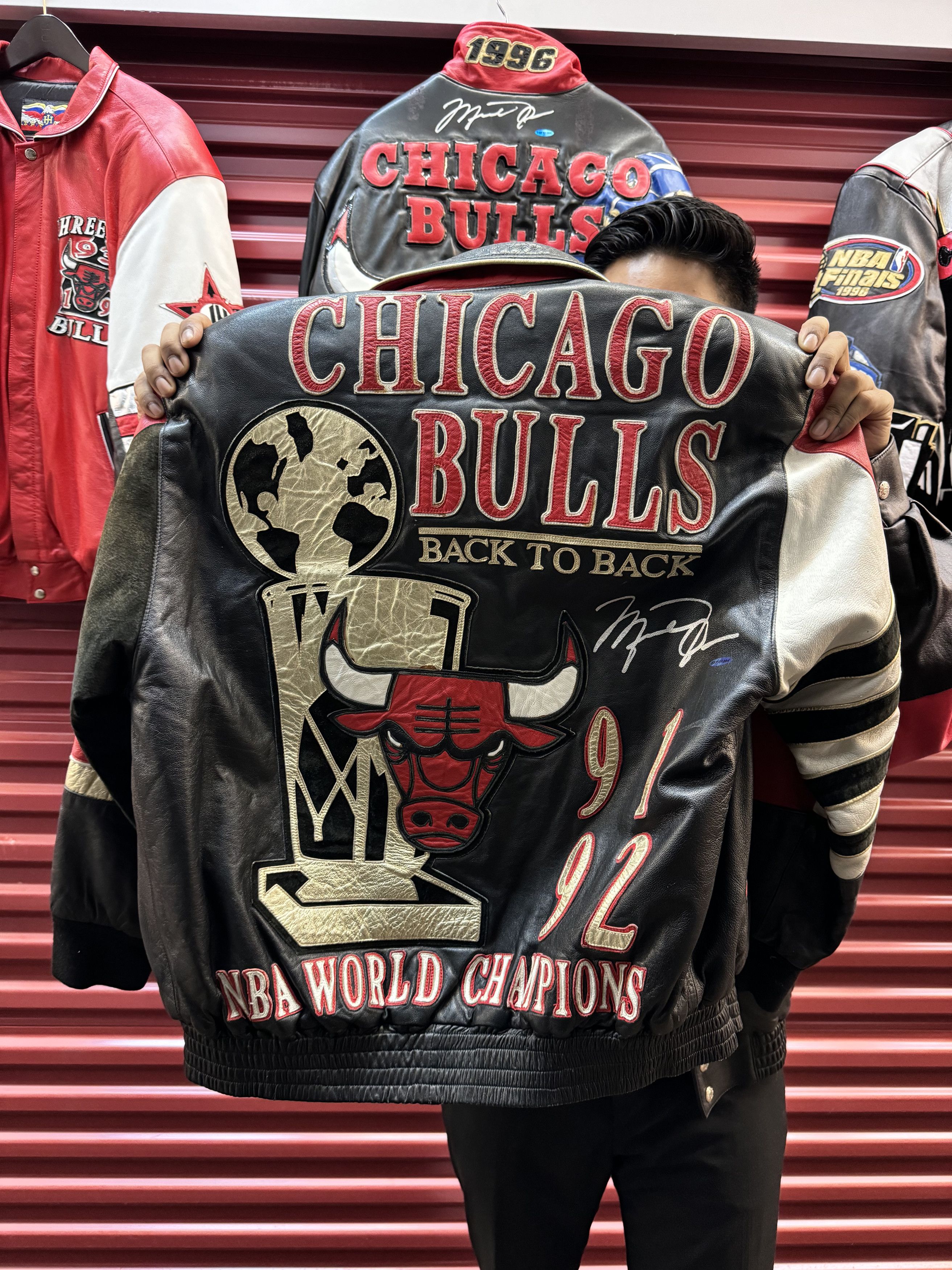 Jeff Hamilton × NBA × Vintage Jeff Hamilton *BACK 2 BACK CHICAGO BULLS* Leather Jacket Size US S / EU 44-46 / 1 - 6 Thumbnail