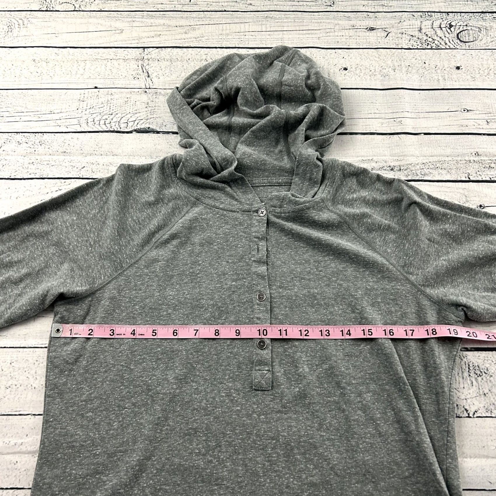 Vintage Columbia Hooded Sweatshirt Women's Large Gray Omni-Wick Lightweight Pullover Hooded Activewear Swacket Size L / US 10 / IT 46 - 4 Thumbnail