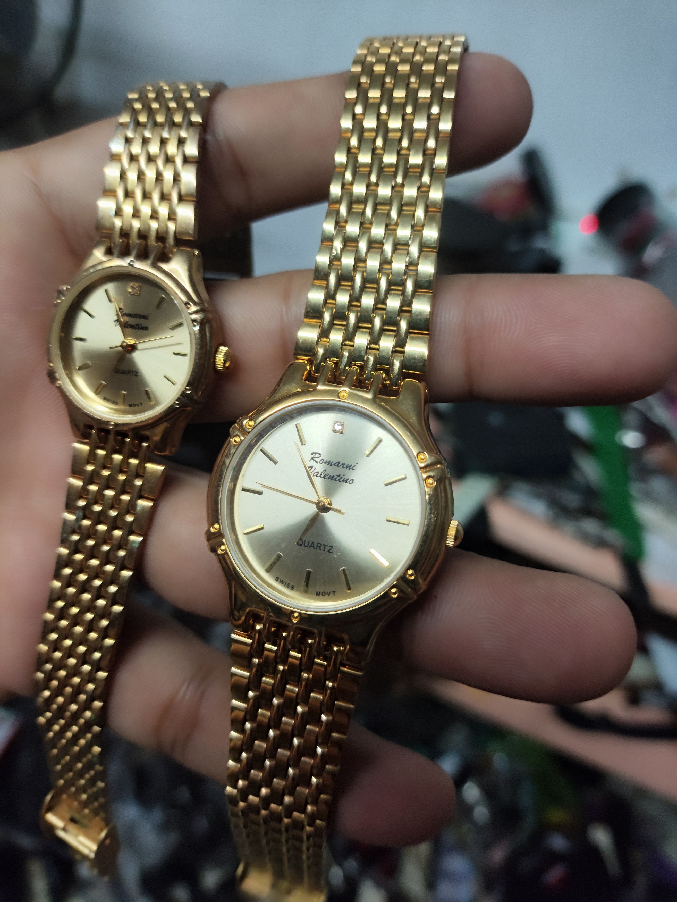 Japanese Brand ROMARNI VALENTINO (ONE PAIR GOLD WATCH COLOR) GOOD FUNCTION Size ONE SIZE - 7 Thumbnail