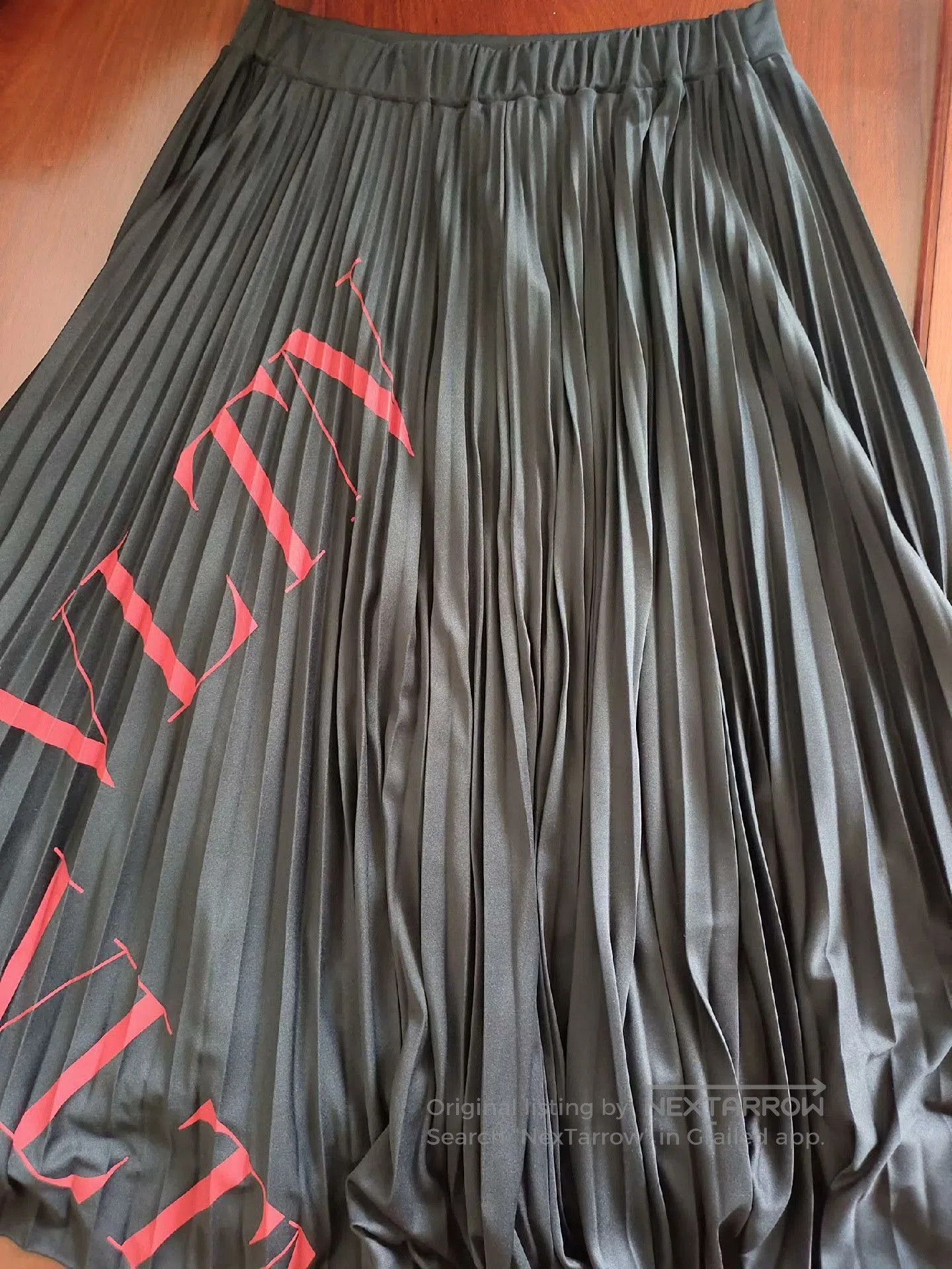 Valentino Valentino Black Pleated Skirt with Red Logo. Size US 29 - 2 Thumbnail