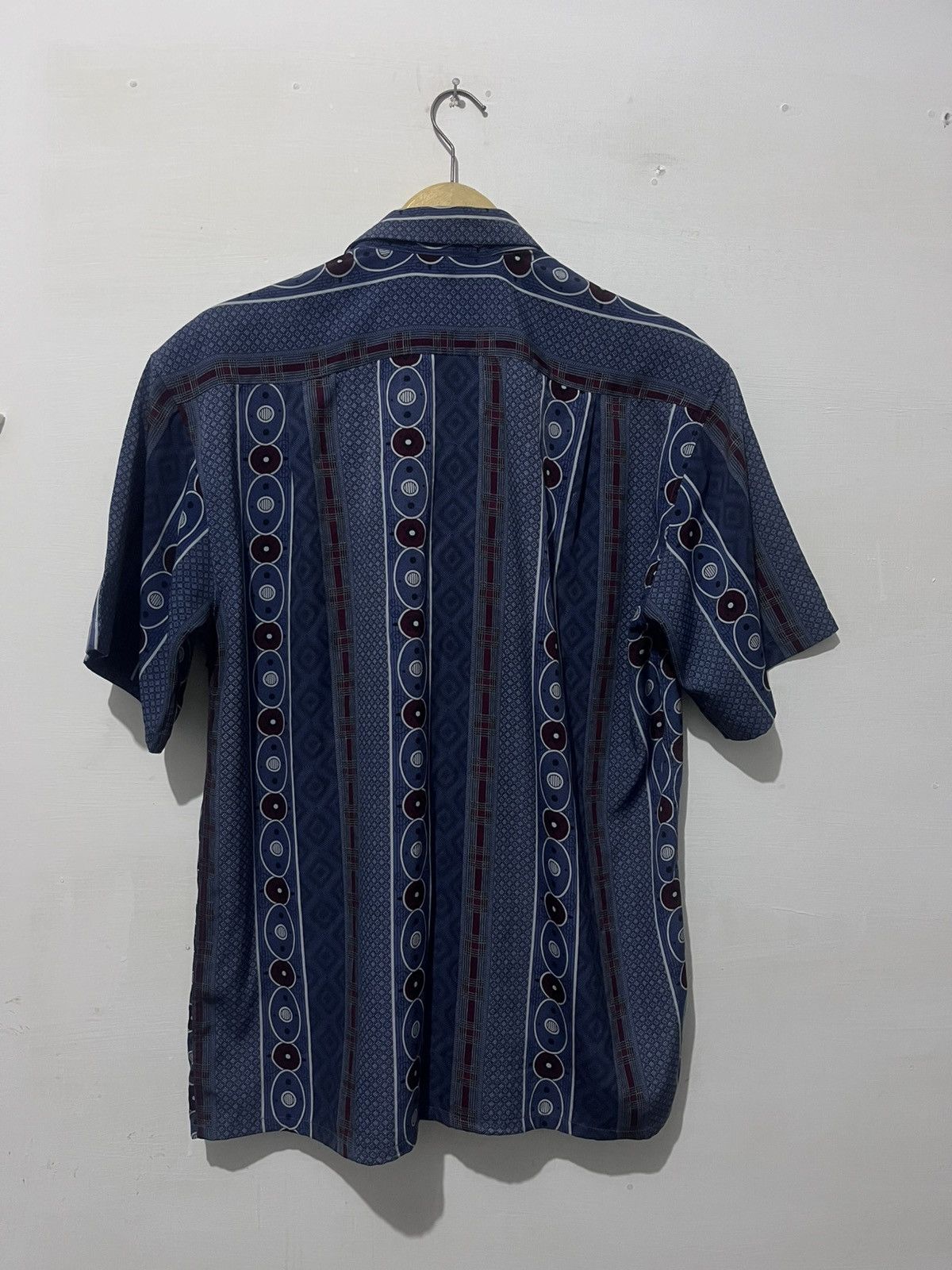Calvin Klein Vintage Calvin Klein Abstract Geometric Short Sleeve Pattern Size US L / EU 52-54 / 3 - 3 Thumbnail
