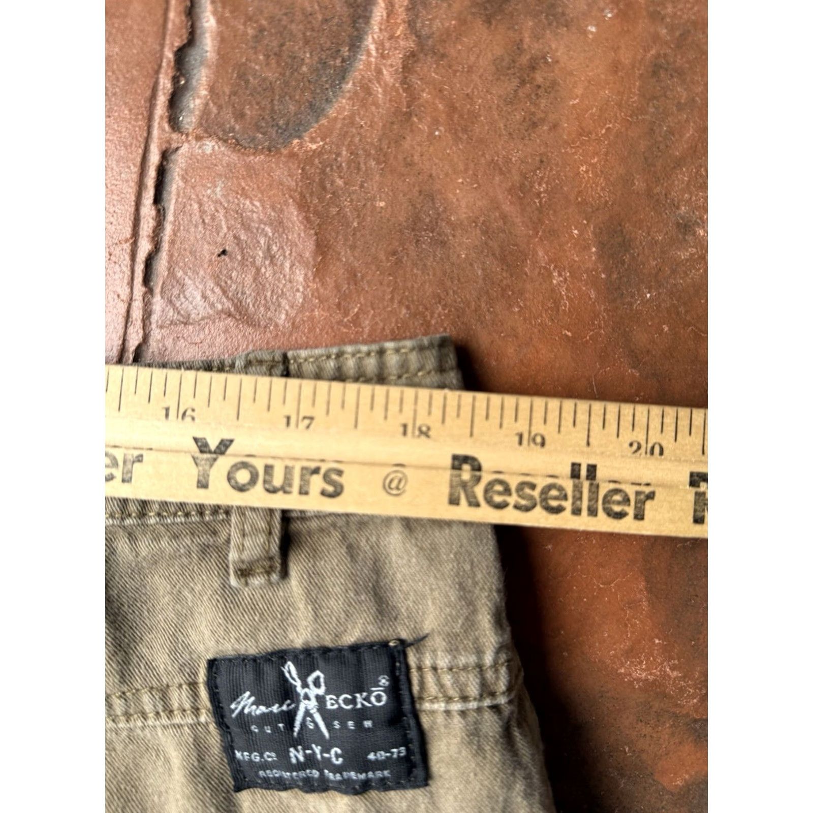 Marcs Y2K Marc Ecko Cut & Sew Military Cargo Shorts Men’s 33 Camouflage Beige Cotton Grunge Pockets Cargo Regular 33 Mens Size US 33 - 5 Thumbnail