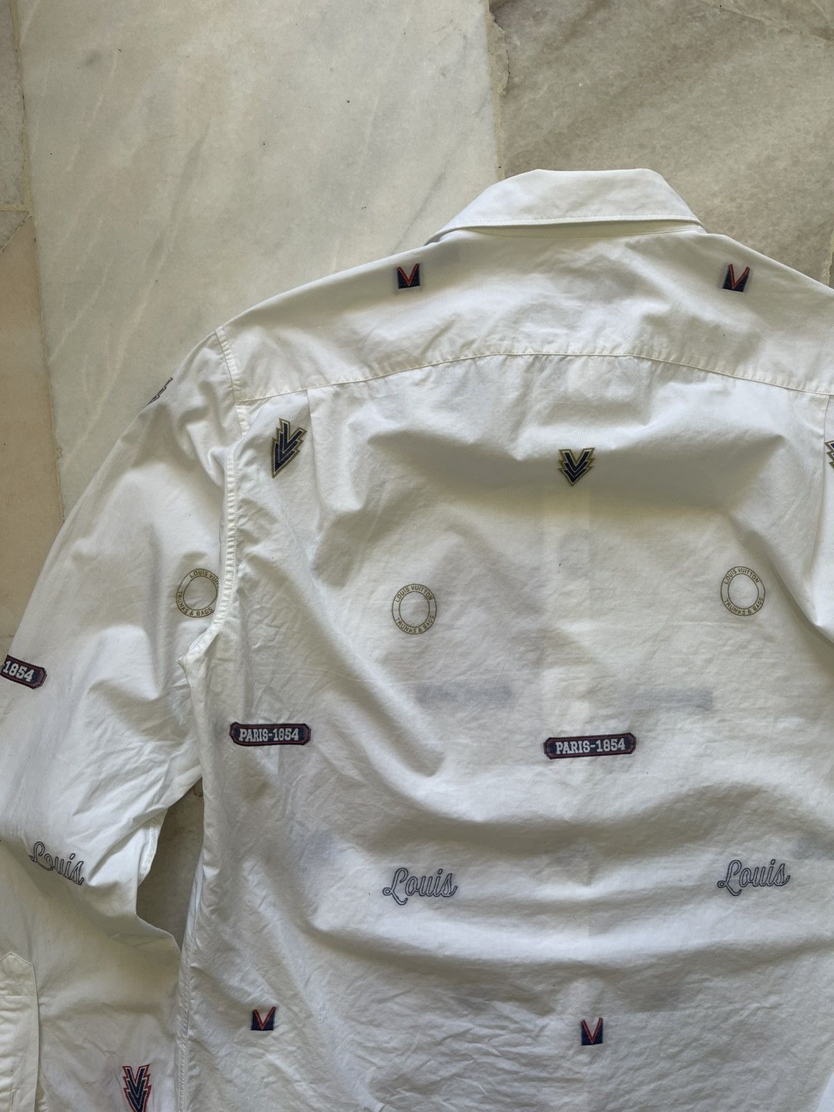 Louis Vuitton 2018 Louis Vuitton Embrodery Logo Button Up Size US M / EU 48-50 / 2 - 10 Thumbnail