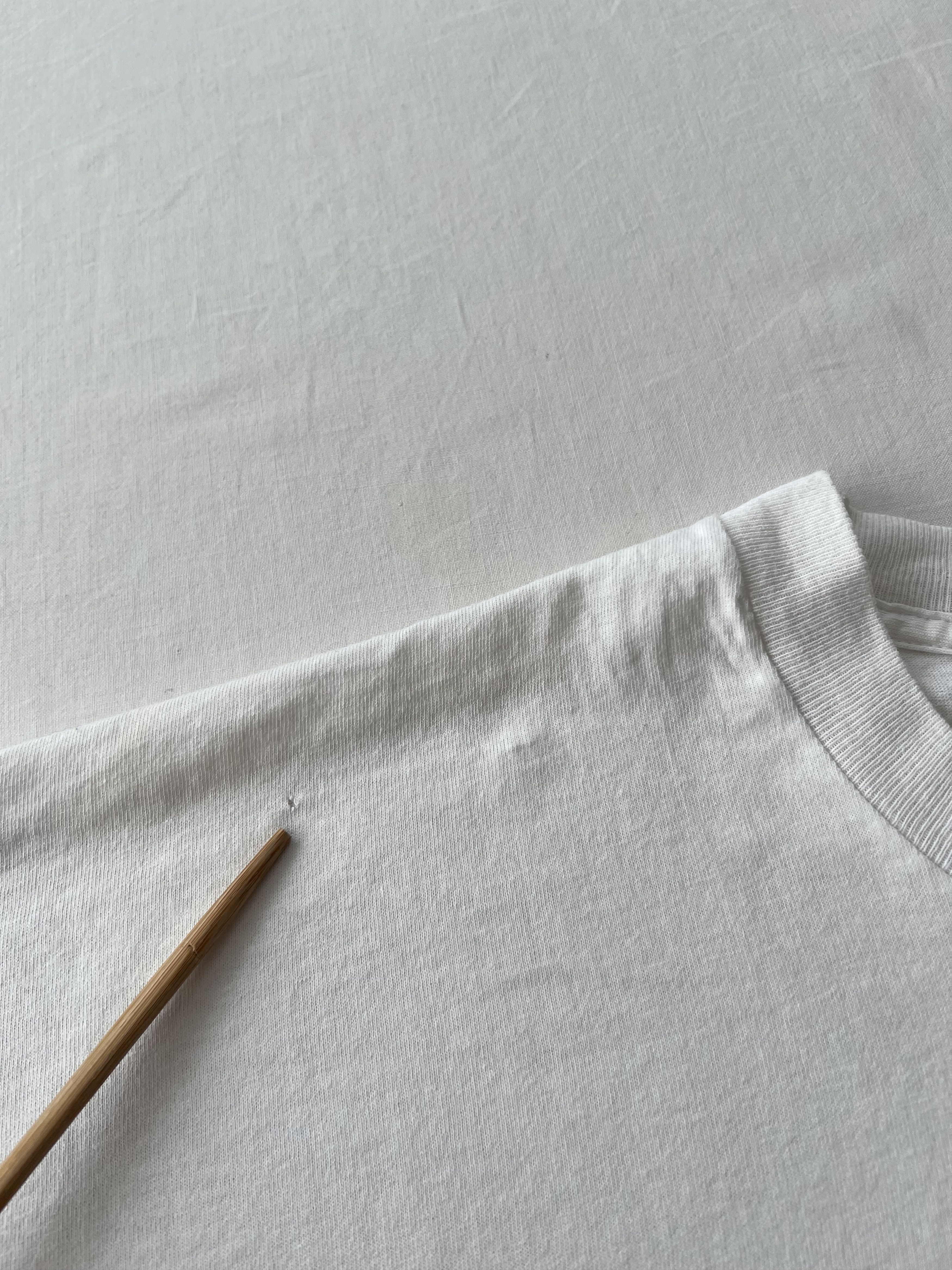 Vintage Vintage 90s Condom Safe Sex Sexy Single Stitch White T-shirt Size US XL / EU 56 / 4 - 7 Thumbnail