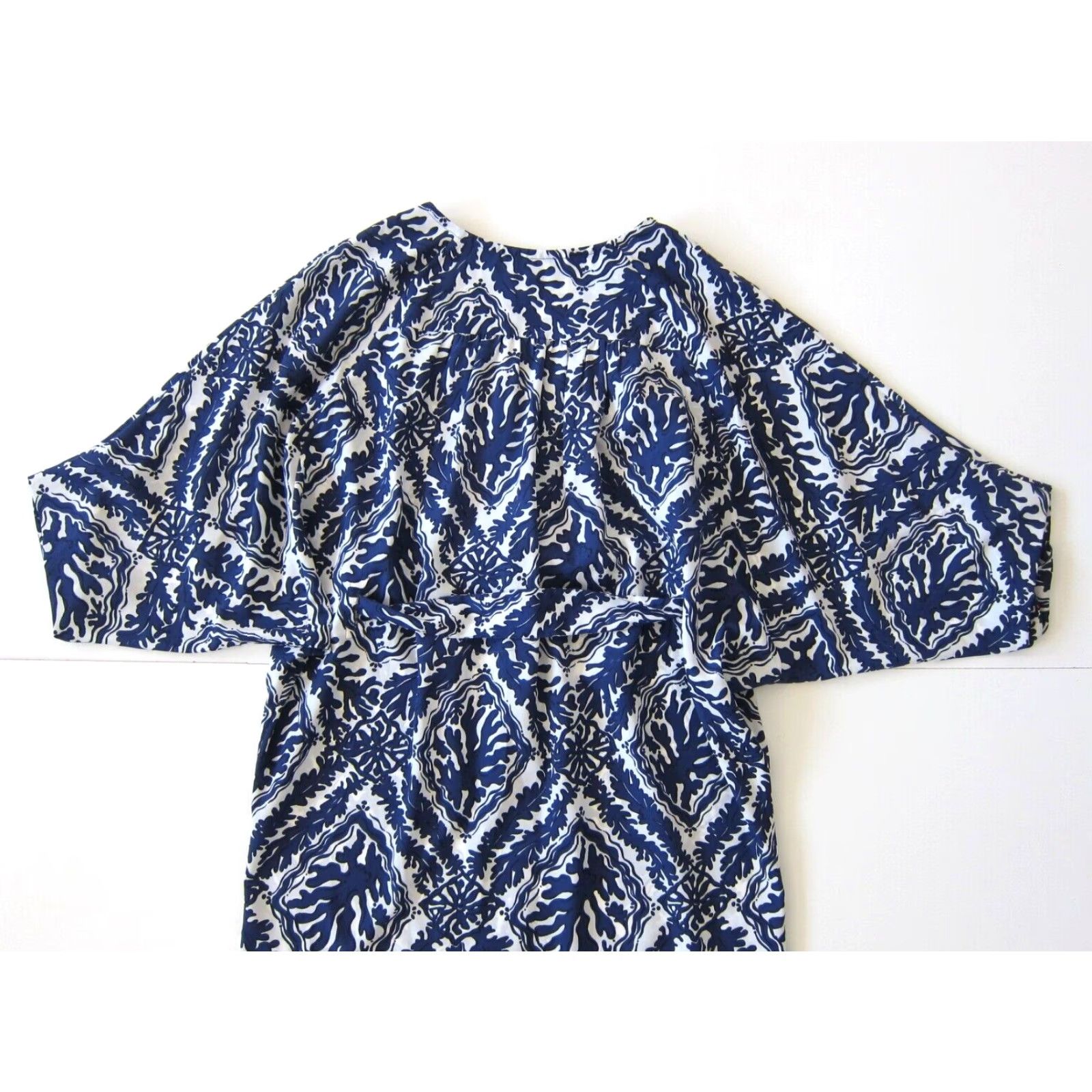 Lilly Pulitzer Lilly Pulitzer Blue White Floral V-Neck 3/4 Sleeve Beaded Tunic Shirt Dress S Size S / US 4 / IT 40 - 5 Thumbnail