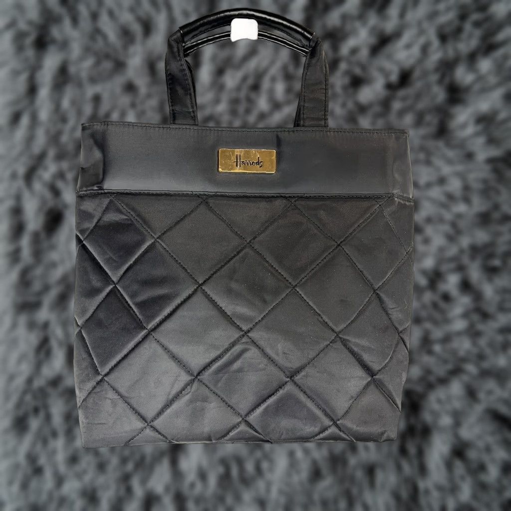 Harrods Harrod’s Black Quilted Fabric Handbag Purse NWOT Satchel/Top Handle Bag 10.5”x12” Women Small/Medium Black Quilted Bag Purse NWOT Size ONE SIZE - 1 Thumbnail