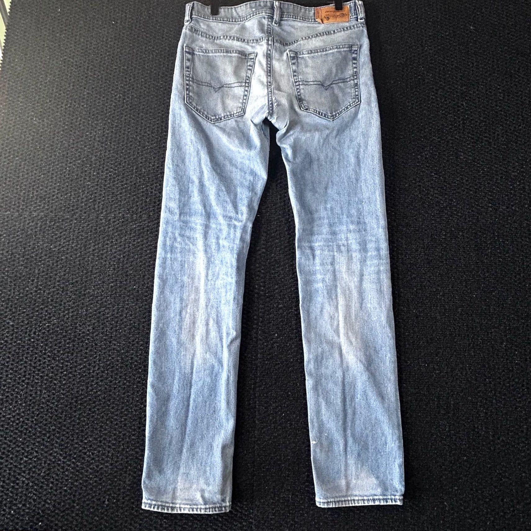 Diesel Diesel Buster Jeans Blue Mens 31x32 Distressed Stretch Tapered 5-Pocket Denim Slim Regular Rise Mid-Denim Wallet Button N/A Size US 31 - 2 Thumbnail