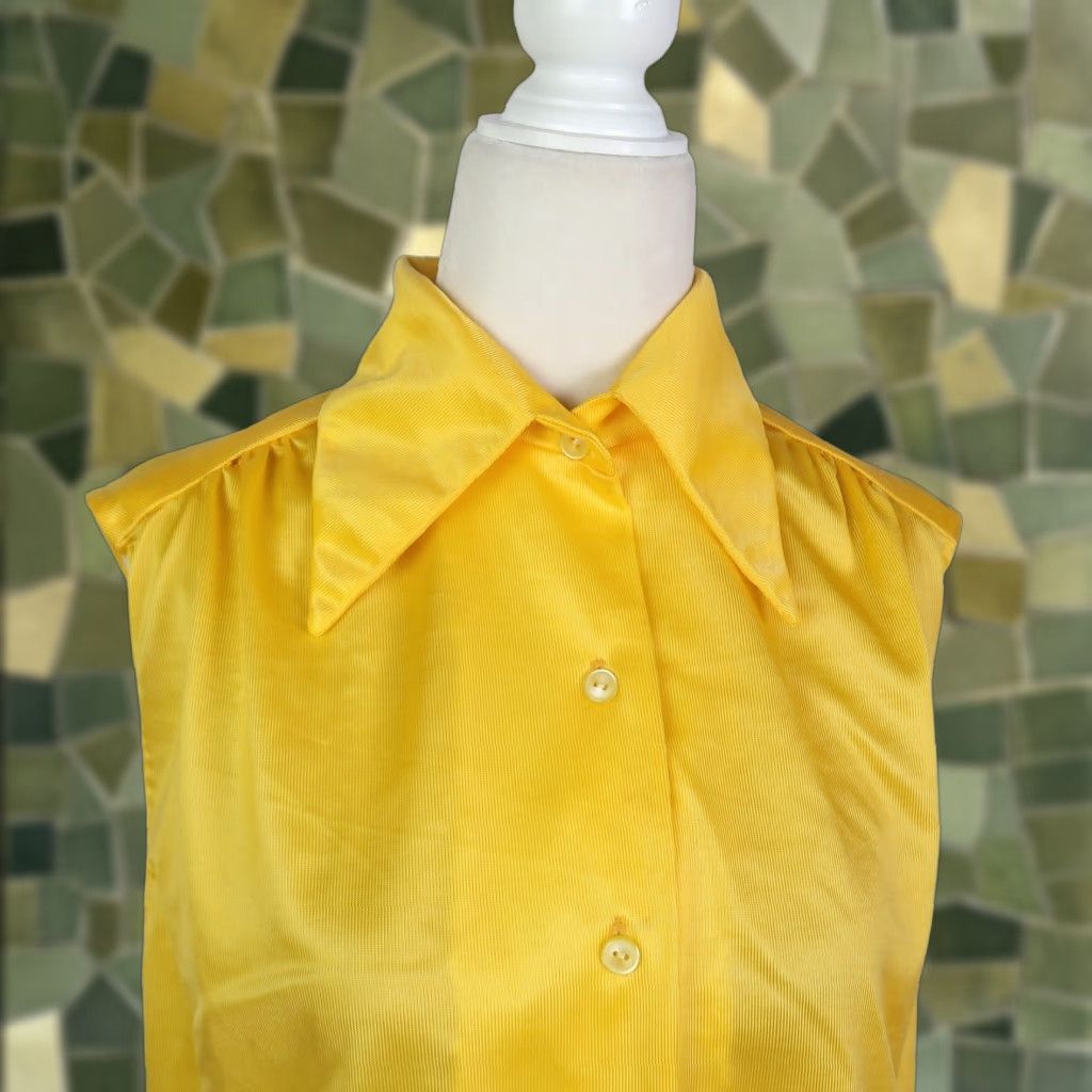 Vintage VINTAGE Marissa's Yellow Dagger Collar Crop Sleeveless Blouse Top 70s Women M Yellow Solid Cropped 70s Mens Women Girls Size M / US 6-8 / IT 42-44 - 1 Thumbnail