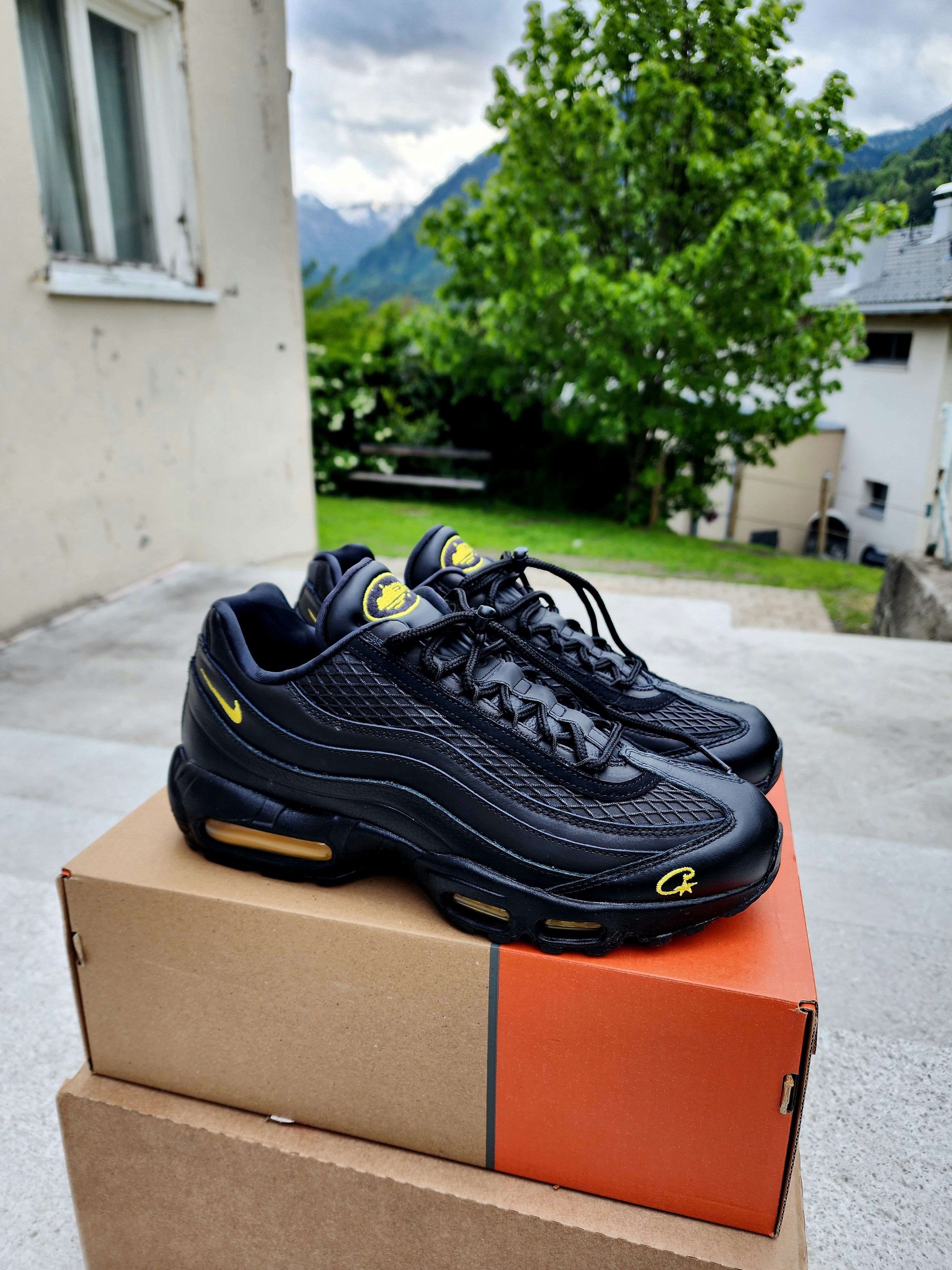 Corteiz × Nike Corteiz x Nike Airmax 95 Honey Black [US11 EU45] Size US 11 / EU 44 - 3 Thumbnail