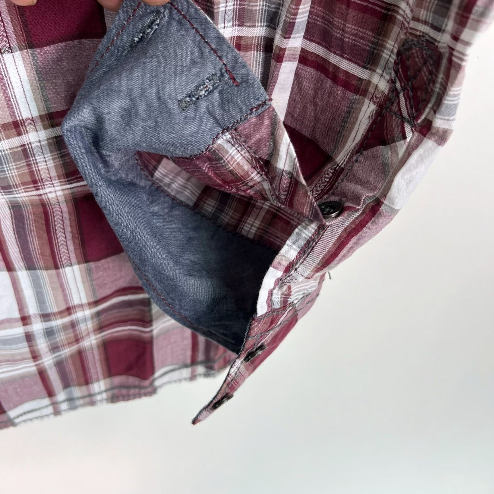Buckle Black Buckle Black Long Sleeve Plaid Tailored Fit Shirt Mens 2XL Maroon Buckle Black Shirt Men 2XL Plaid Tailored Fit Button-Up Casual Western Modern Size US XXL / EU 58 / 5 - 5 Thumbnail