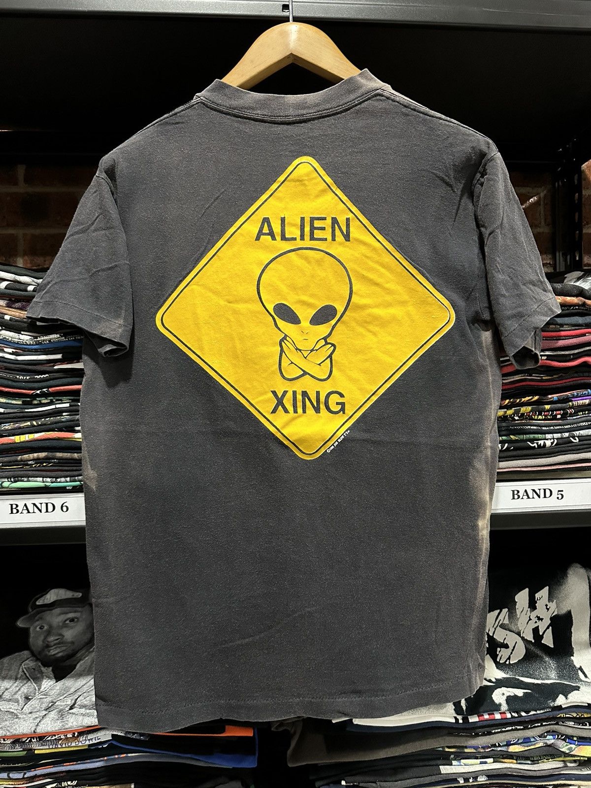 Alien Workshop Vintage 90s Alien Xing By Joe Blow Sun Faded Tee Size US M / EU 48-50 / 2 - 1 Thumbnail