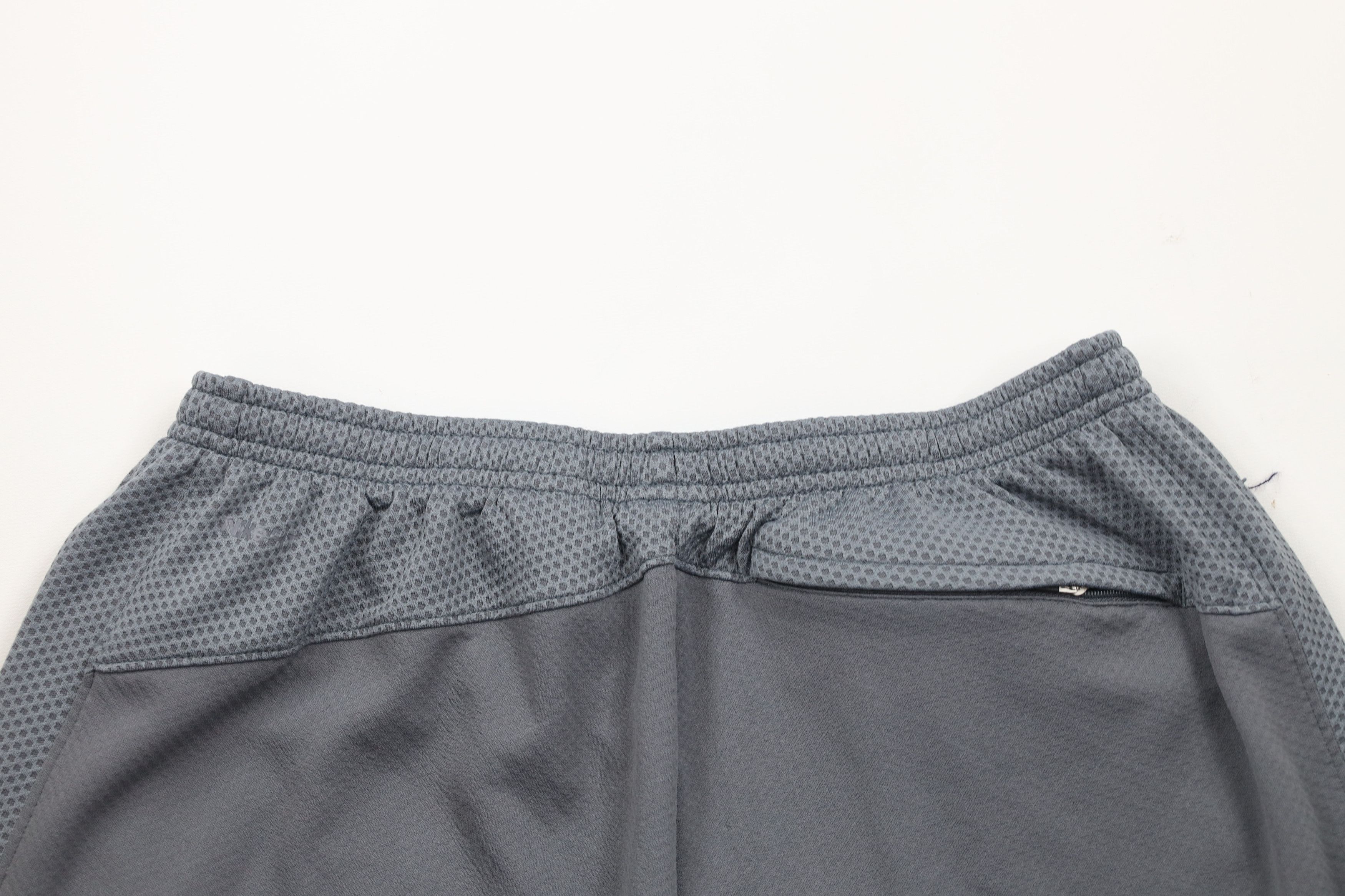 Nike × Vintage Vintage Nike Mini Swoosh Above Knee Shorts Gray Polyester Size US 34 / EU 50 - 10 Thumbnail