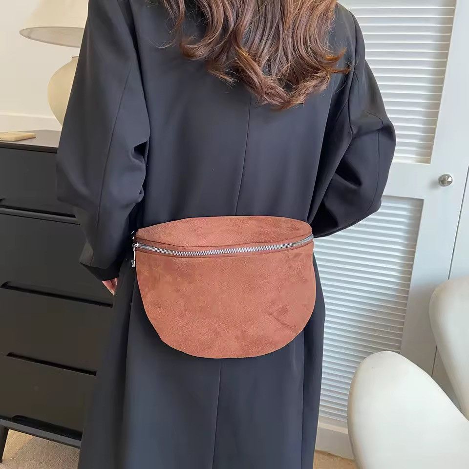 Designer Hobo Streetwear Half Moon Casual Waist Crossbody Bag Size ONE SIZE - 5 Thumbnail