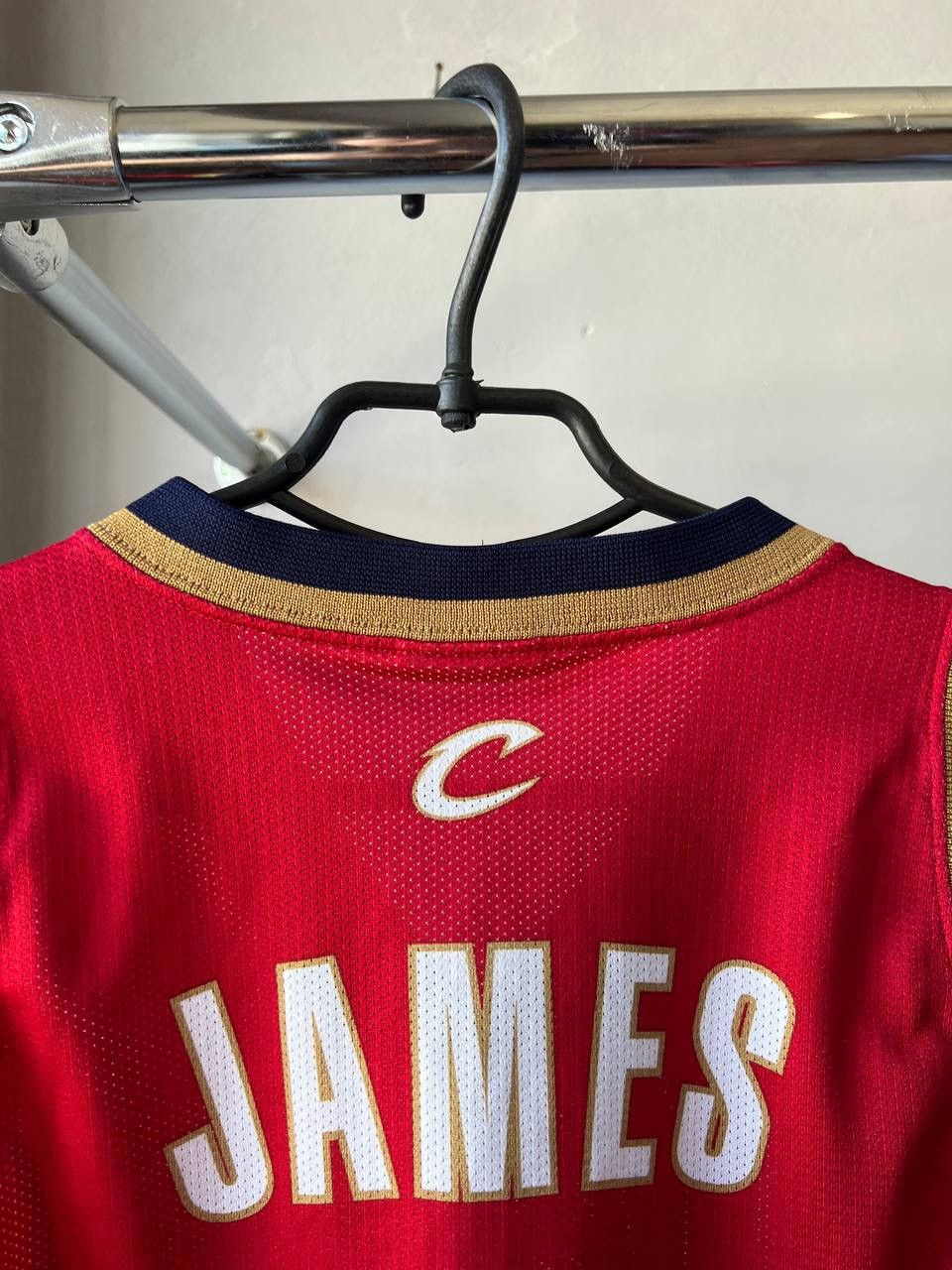 NBA CLEVELEND CAVALIERS #23 JAMES BASKETBALL CHAMPION JERSEY S Size US S / EU 44-46 / 1 - 13 Thumbnail