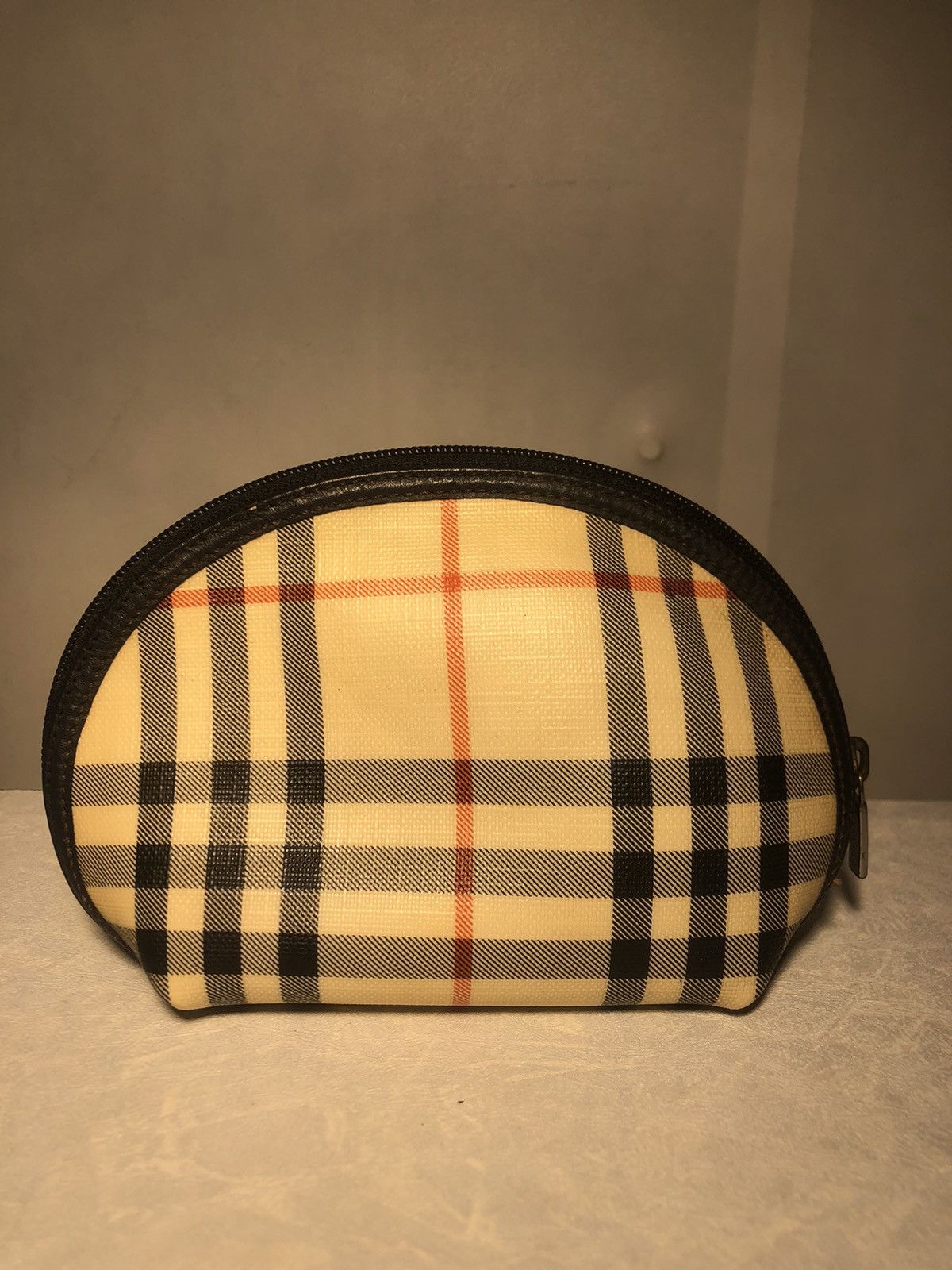 Burberry nova check pouch