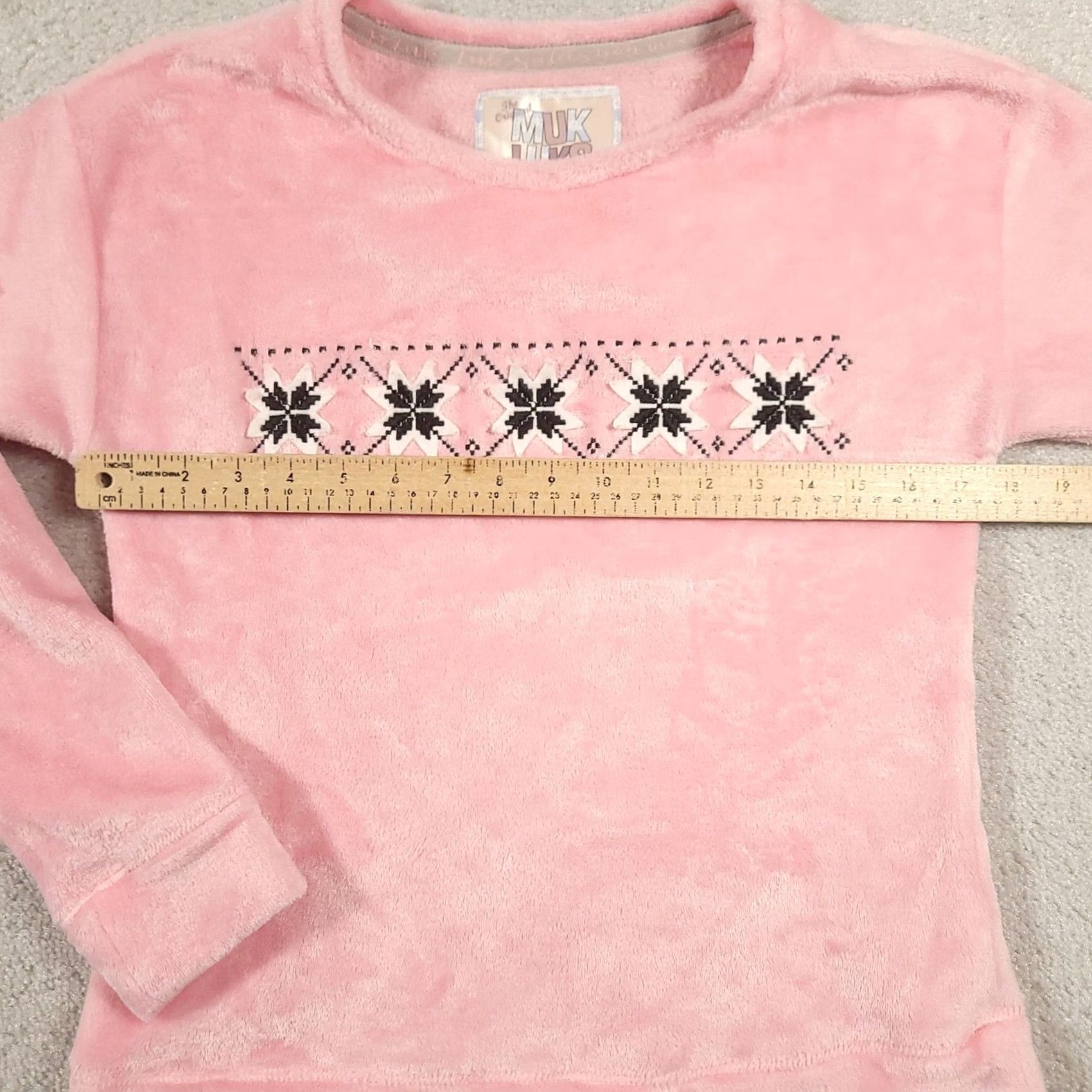 Vintage MUK LUKS Sweater Womens Small Pink Fuzzy Fleece PullOver Fair Isle Snowflake Shirt Size S / US 4 / IT 40 - 4 Thumbnail