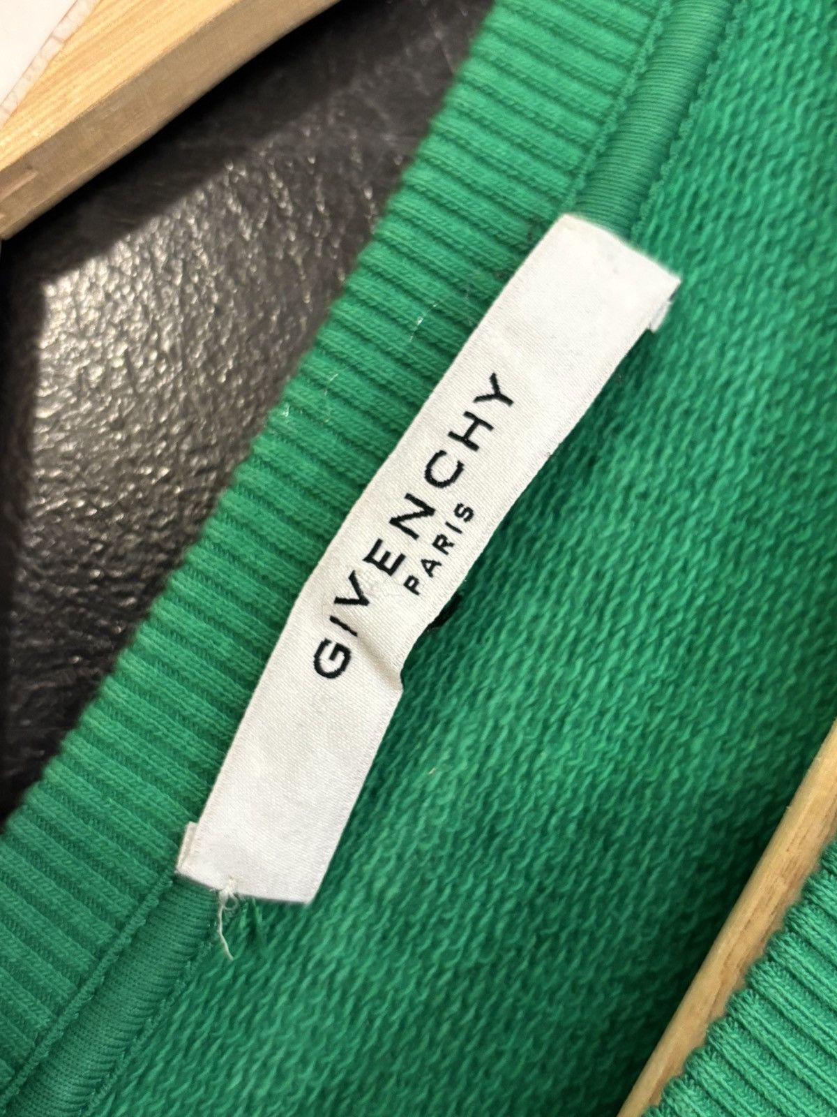 Givenchy Givenchy Paris Crewneck - Green Size US M / EU 48-50 / 2 - 3 Thumbnail