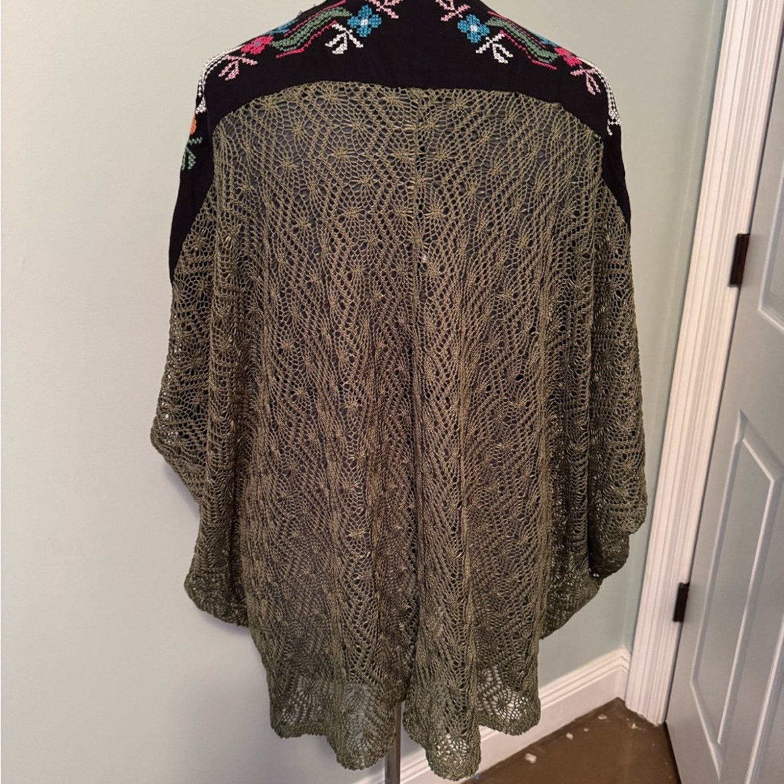 Other Missy Robertson Green Knit Shrug with Embroidery Sz S Size S / US 4 / IT 40 - 2 Thumbnail