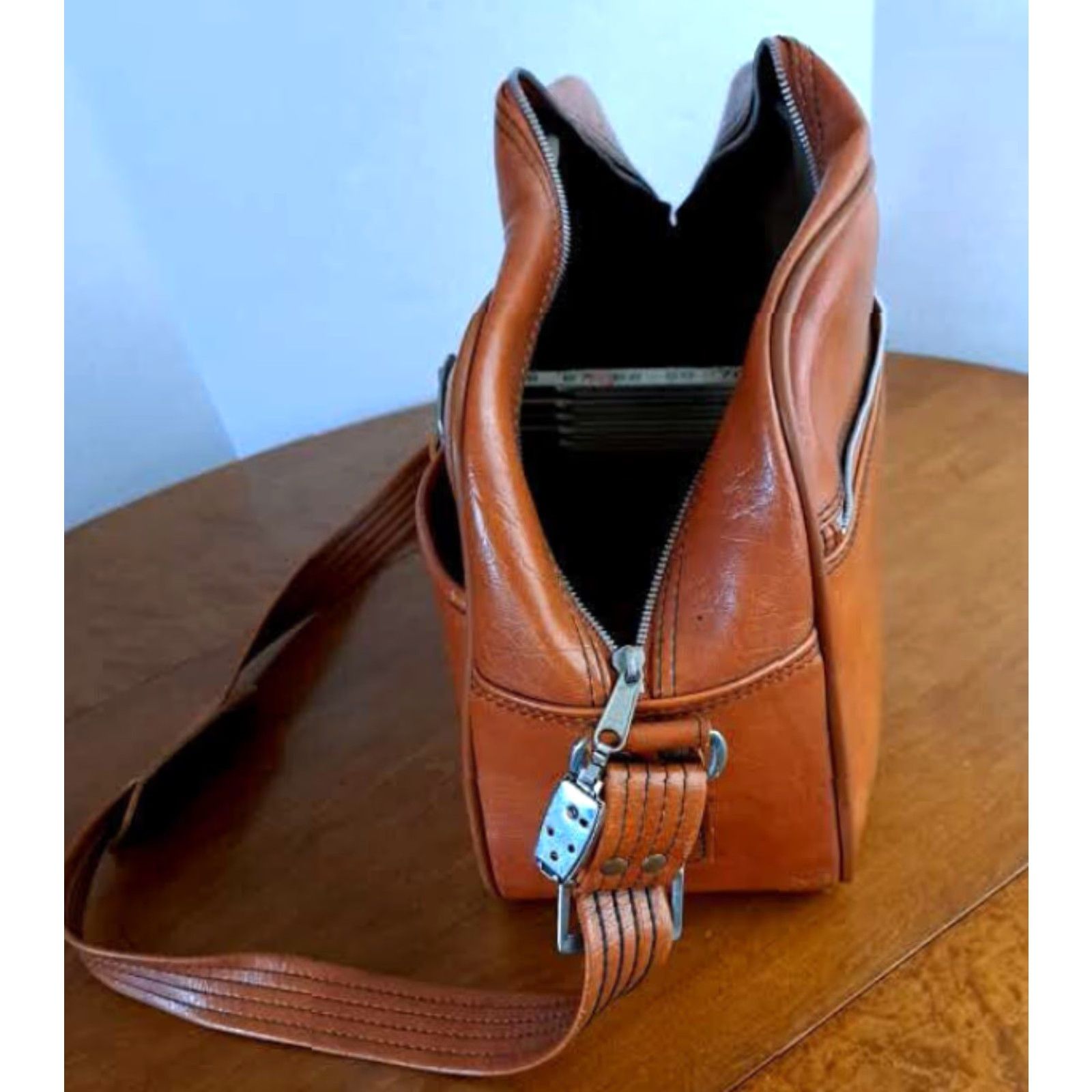 Sears VINTAGE Sears Brown Leather Travel Bag EUC Shoulder Bag Unisex Adults Medium 16x12x10 Travel Nylon Lining Buckle Zip Customized DB Cooper Pattern Size ONE SIZE - 2 Thumbnail
